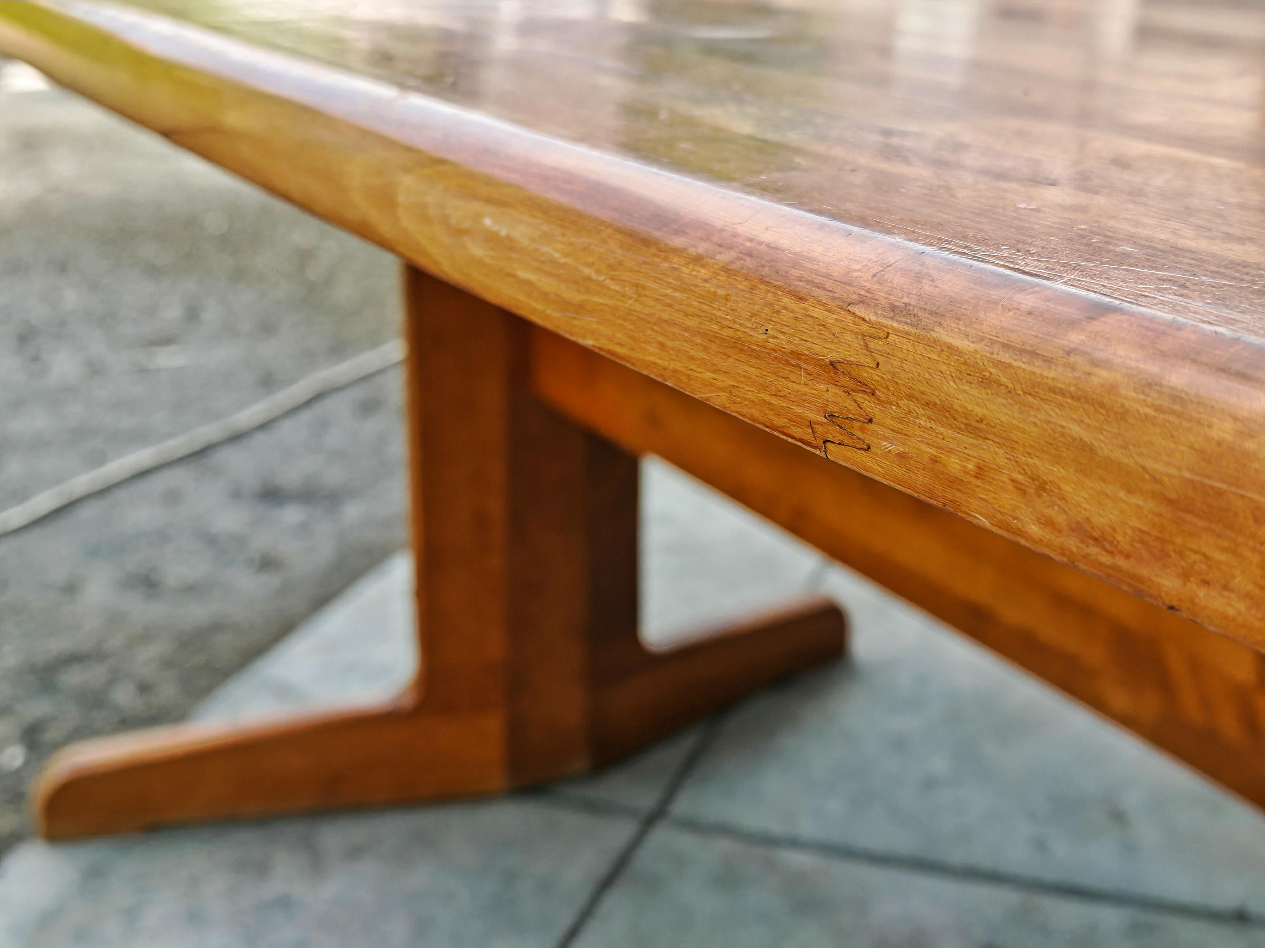 Grande table de salle à manger moderne du milieu du siècle en chêne massif, Yougoslavie, années 1970 en vente 3