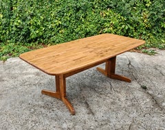 Grande table de salle à manger moderne du milieu du siècle en chêne massif, Yougoslavie, années 1970