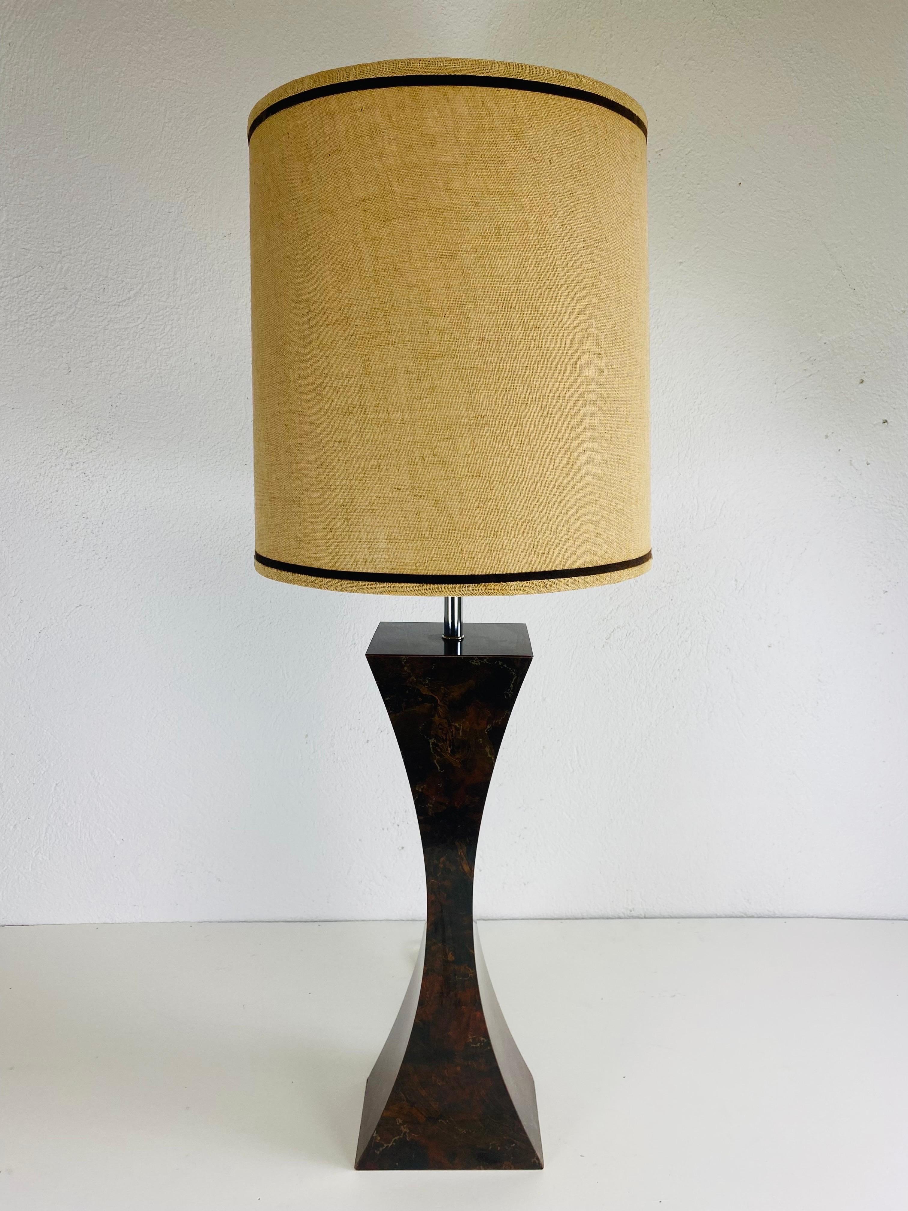 Late 20th Century Large mid century modern faux marble table lamp. For Sale