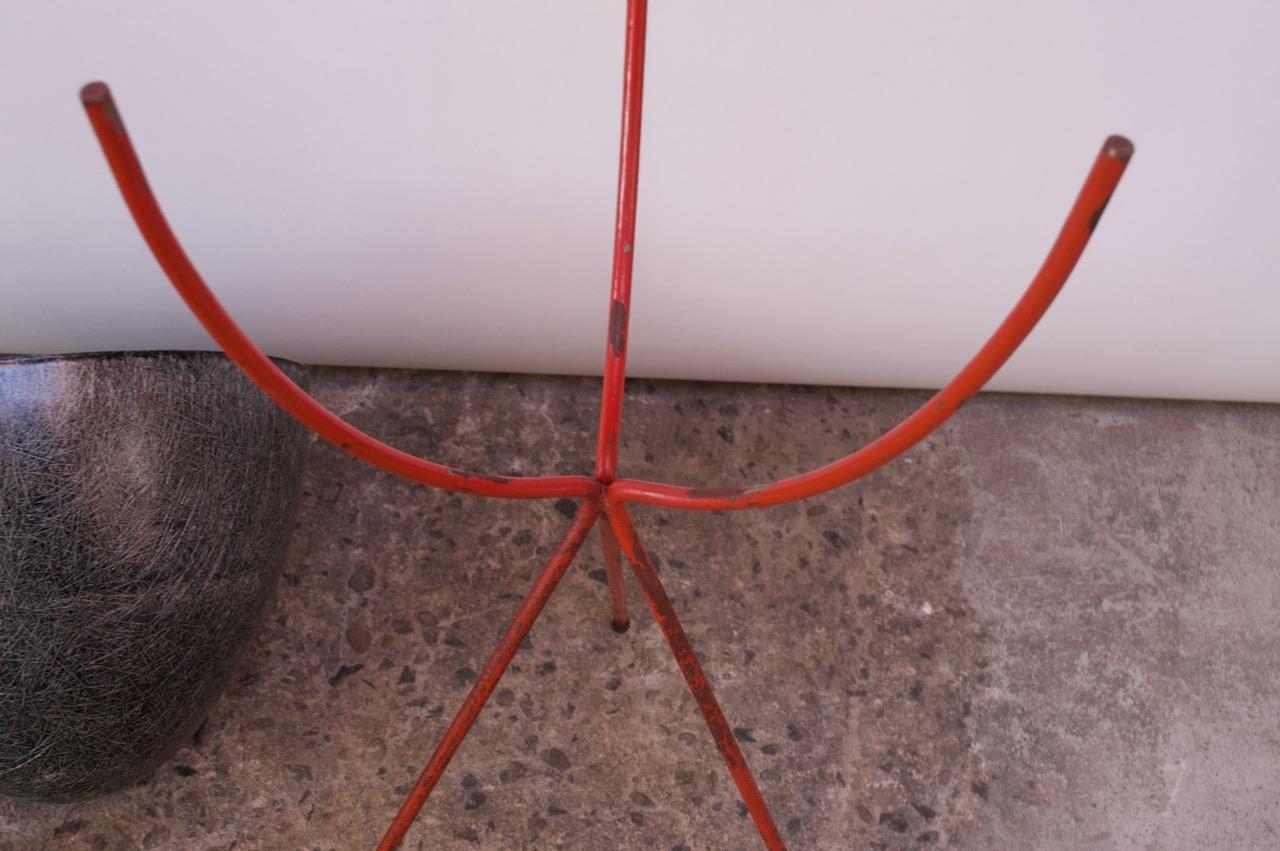 Large Mid-Century Modern Fiberglass and Painted Iron Tripod Planter by Kimball 8
