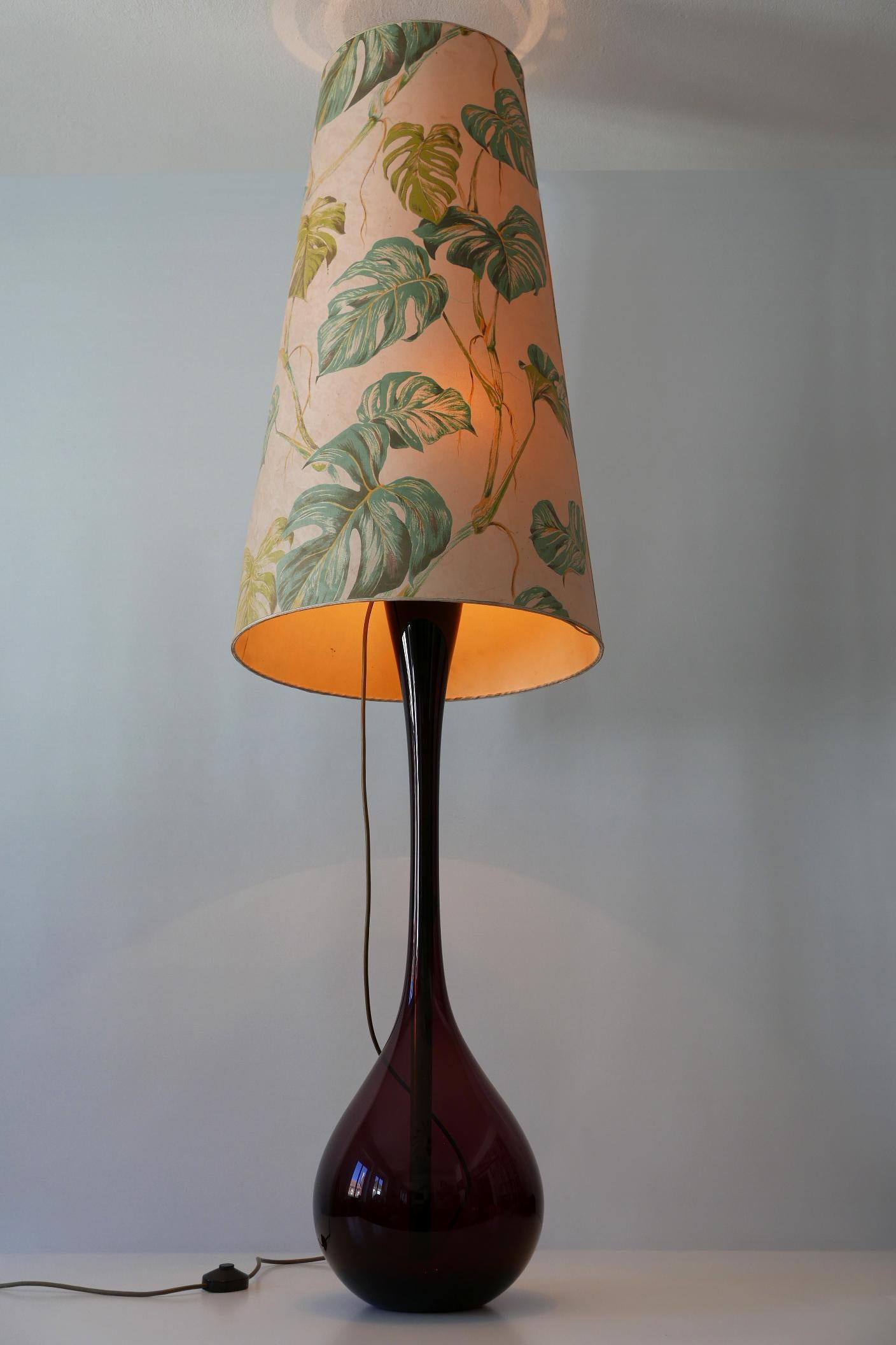 Swedish Large Mid-Century Modern Floor Lamp by Arthur Percy for Gullaskruf 1950s, Sweden For Sale