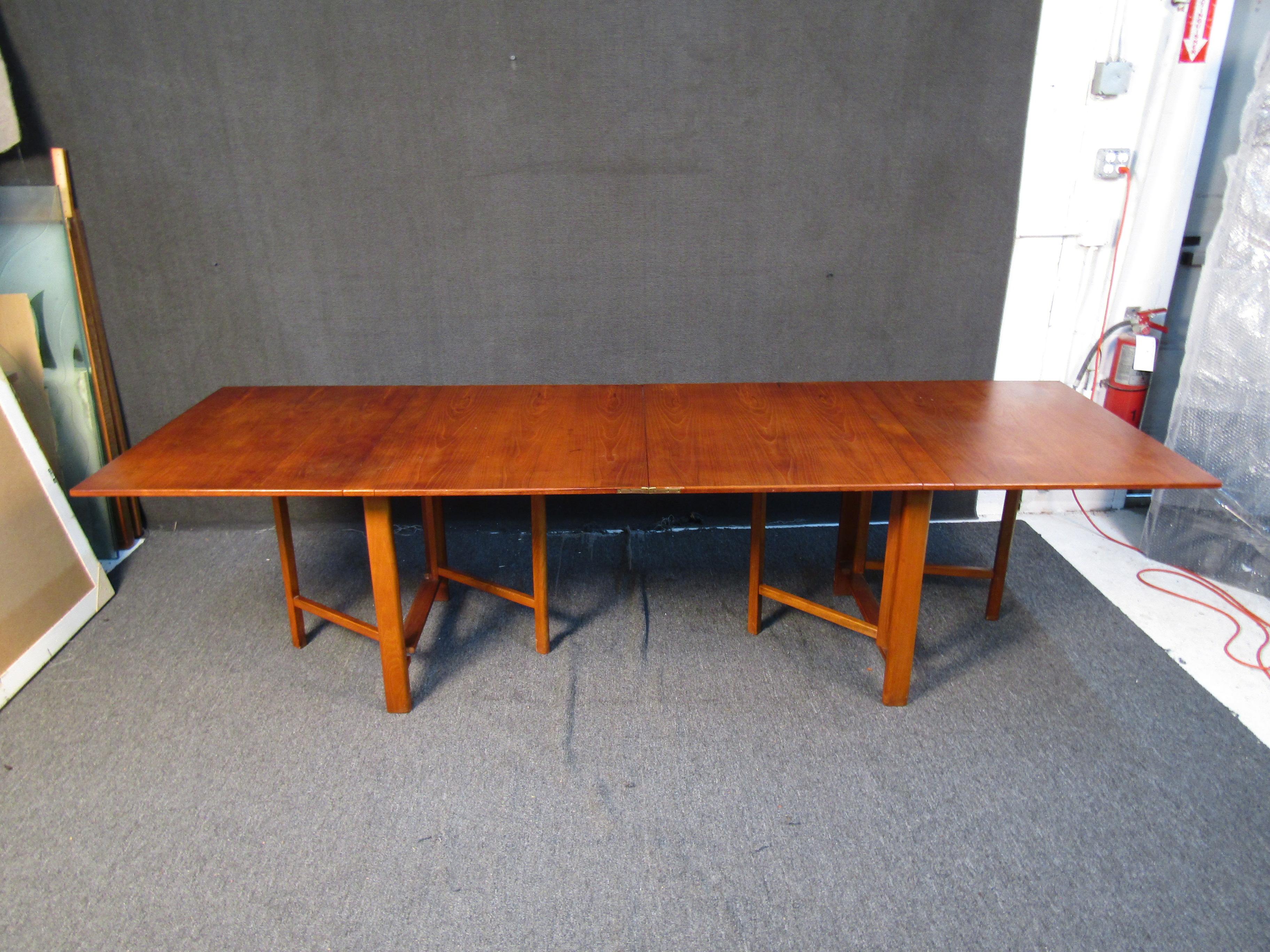 Bruno Mathsson 'Maria' Mid-Century Folding Leaf Dining Table In Good Condition In Brooklyn, NY