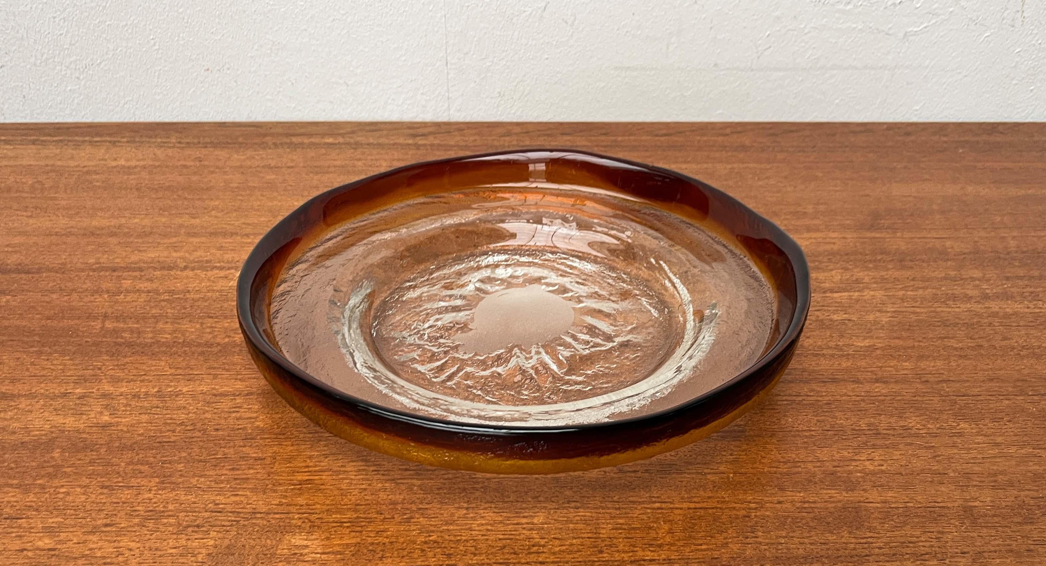 Große moderne Glasschale aus der Mitte des Jahrhunderts von Pertti Santalahti für Humppila, Finnland (Finnisch) im Angebot