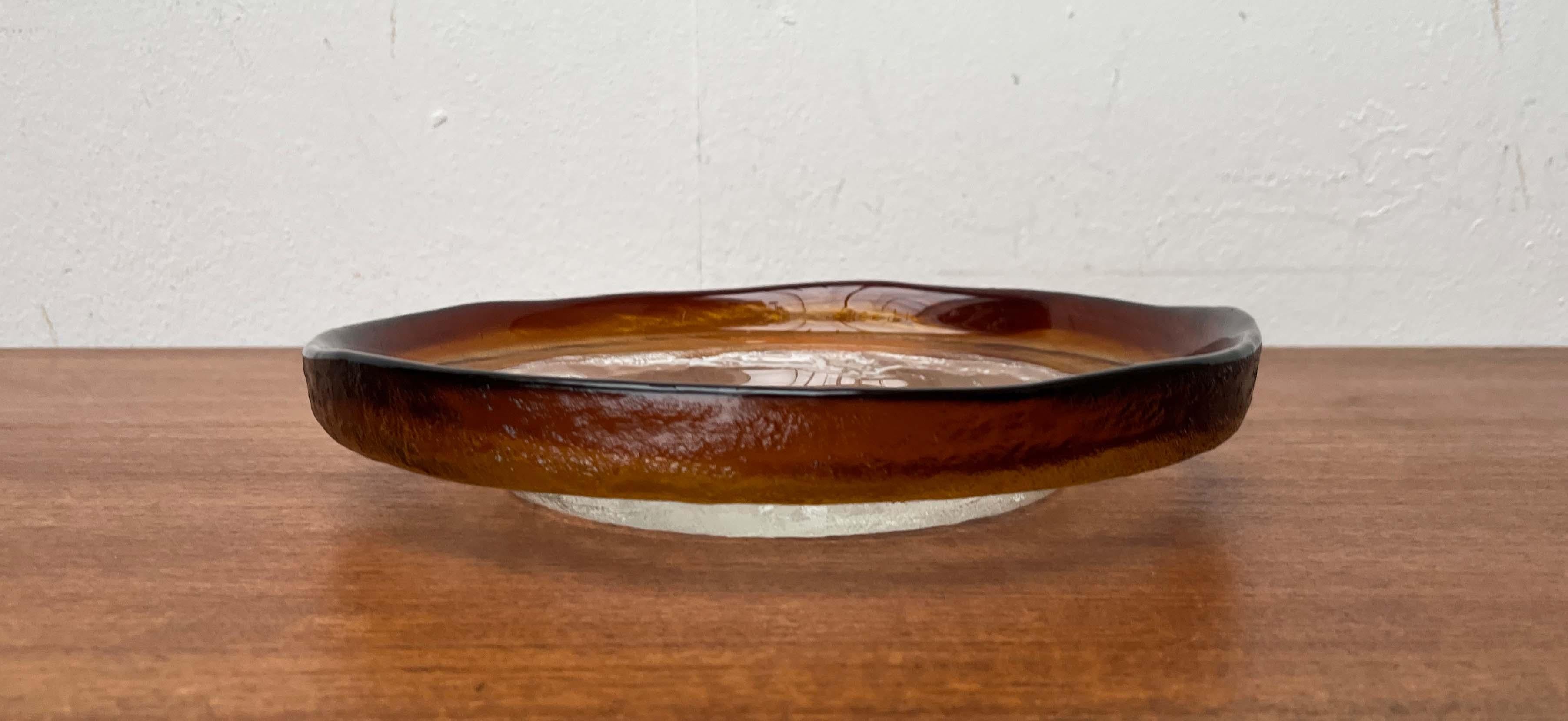 Große moderne Glasschale aus der Mitte des Jahrhunderts von Pertti Santalahti für Humppila, Finnland im Zustand „Gut“ im Angebot in Hamburg, DE