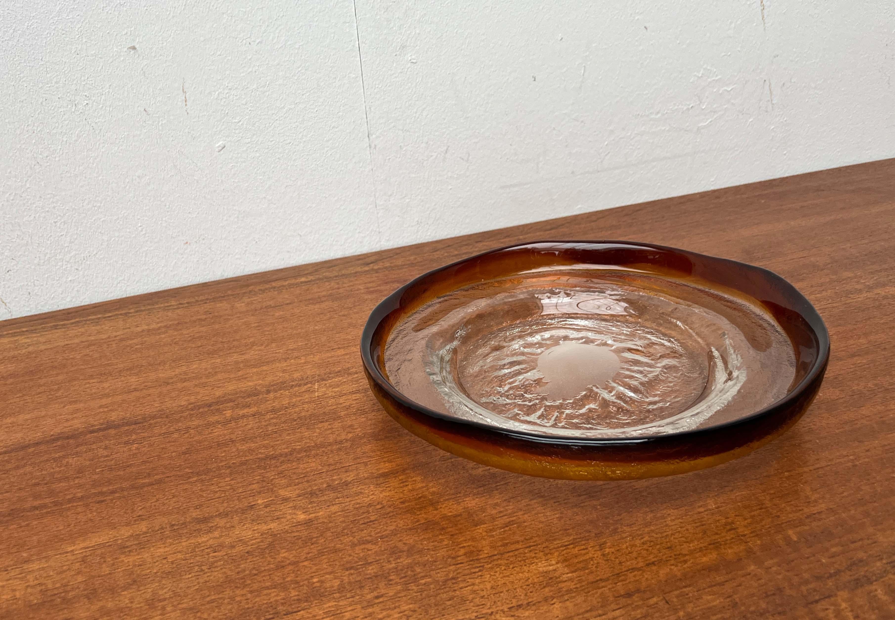 Große moderne Glasschale aus der Mitte des Jahrhunderts von Pertti Santalahti für Humppila, Finnland im Angebot 3