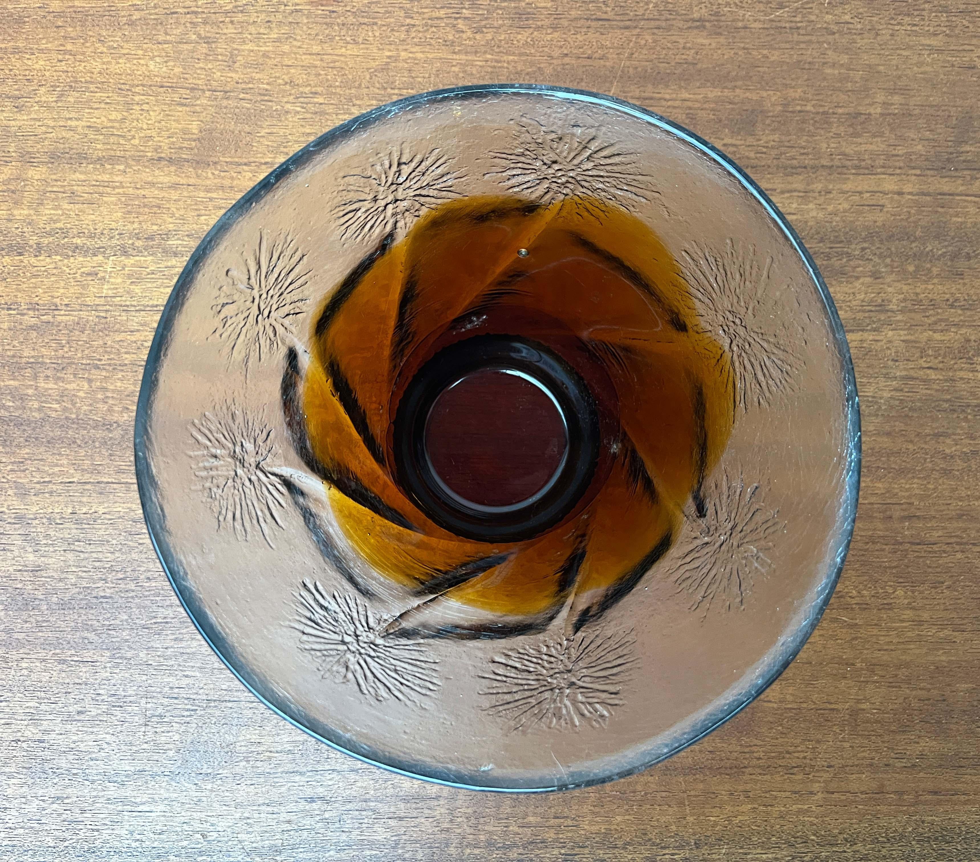 Gran cuenco de cristal moderno de mediados de siglo con diseño floral de Humppila, Finlandia siglo XX en venta