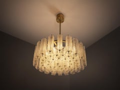 Grand lustre en verre et laiton de style moderne du milieu du siècle 97cm/38in Wide