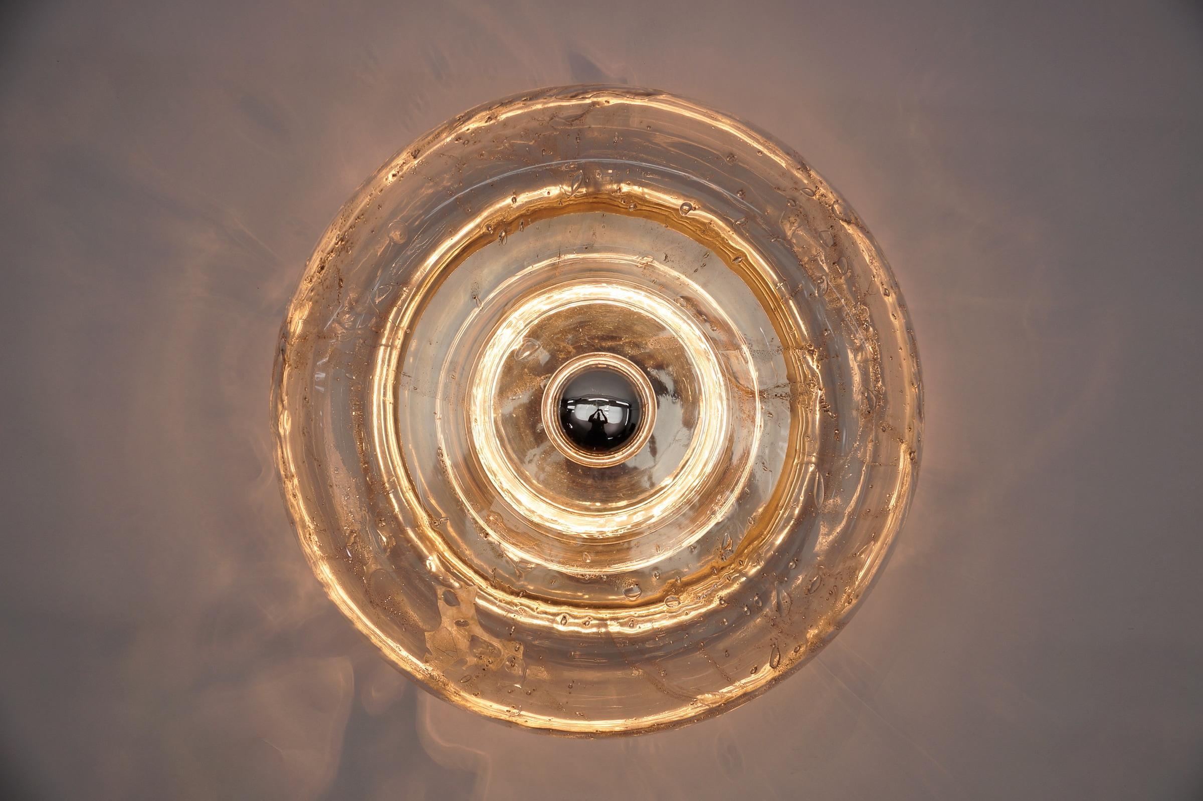 Verre Grande lampe murale ou plafonnier Donut en verre moderne du milieu du siècle, Allemagne, années 1960 en vente