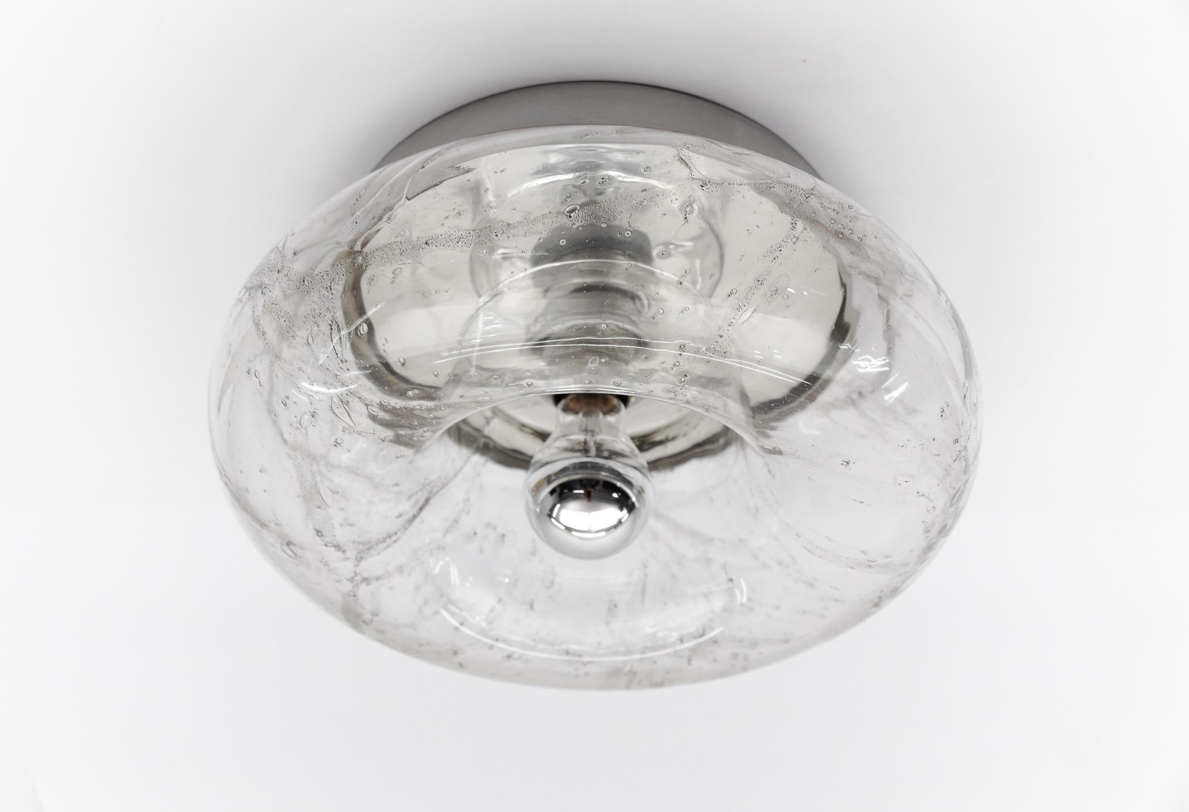 Grande lampe murale ou plafonnier Donut en verre moderne du milieu du siècle, Allemagne, années 1960 en vente 1