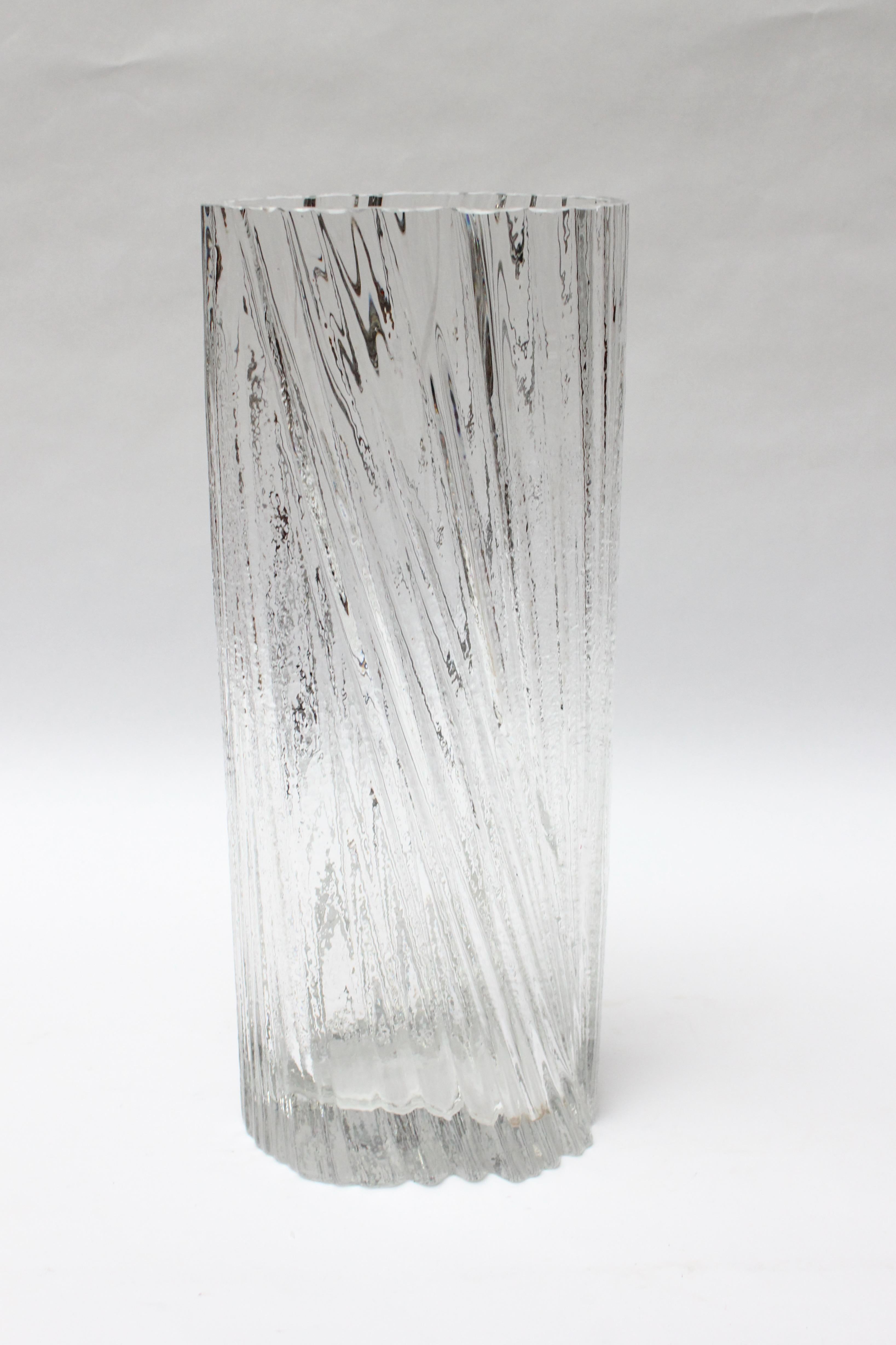 Large Mid-Century Modern Glass Vase by Tapio Wirkkala In Good Condition For Sale In Brooklyn, NY