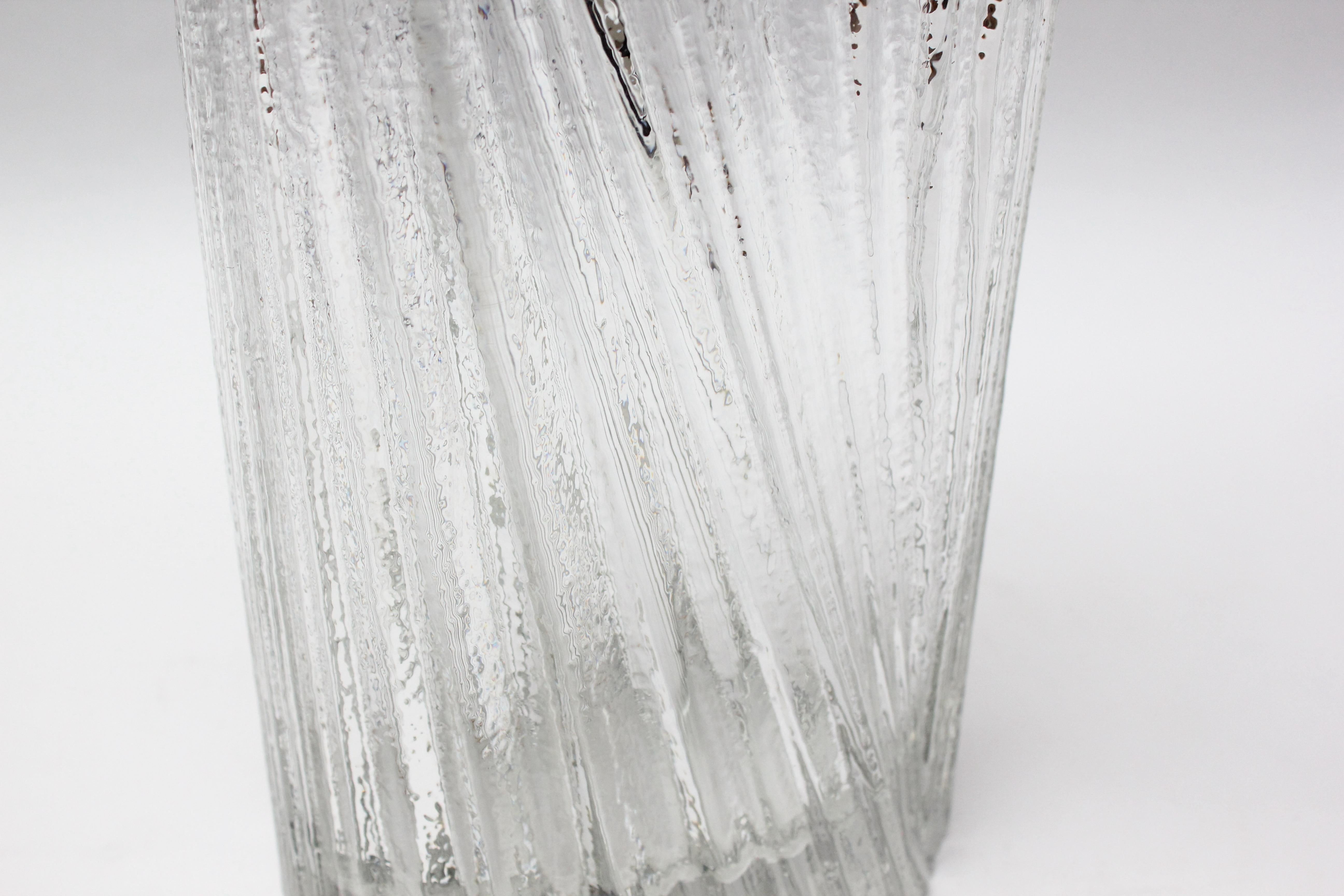 Large Mid-Century Modern Glass Vase by Tapio Wirkkala For Sale 3