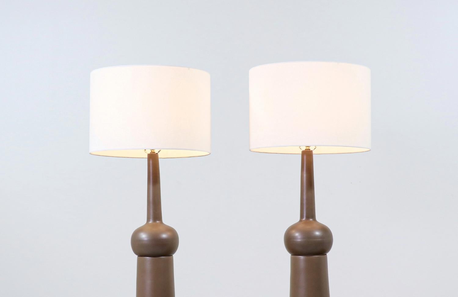 American Large Mid-Century Modern Glazed Ceramic Lamps by Jane & Gordon Martz  For Sale