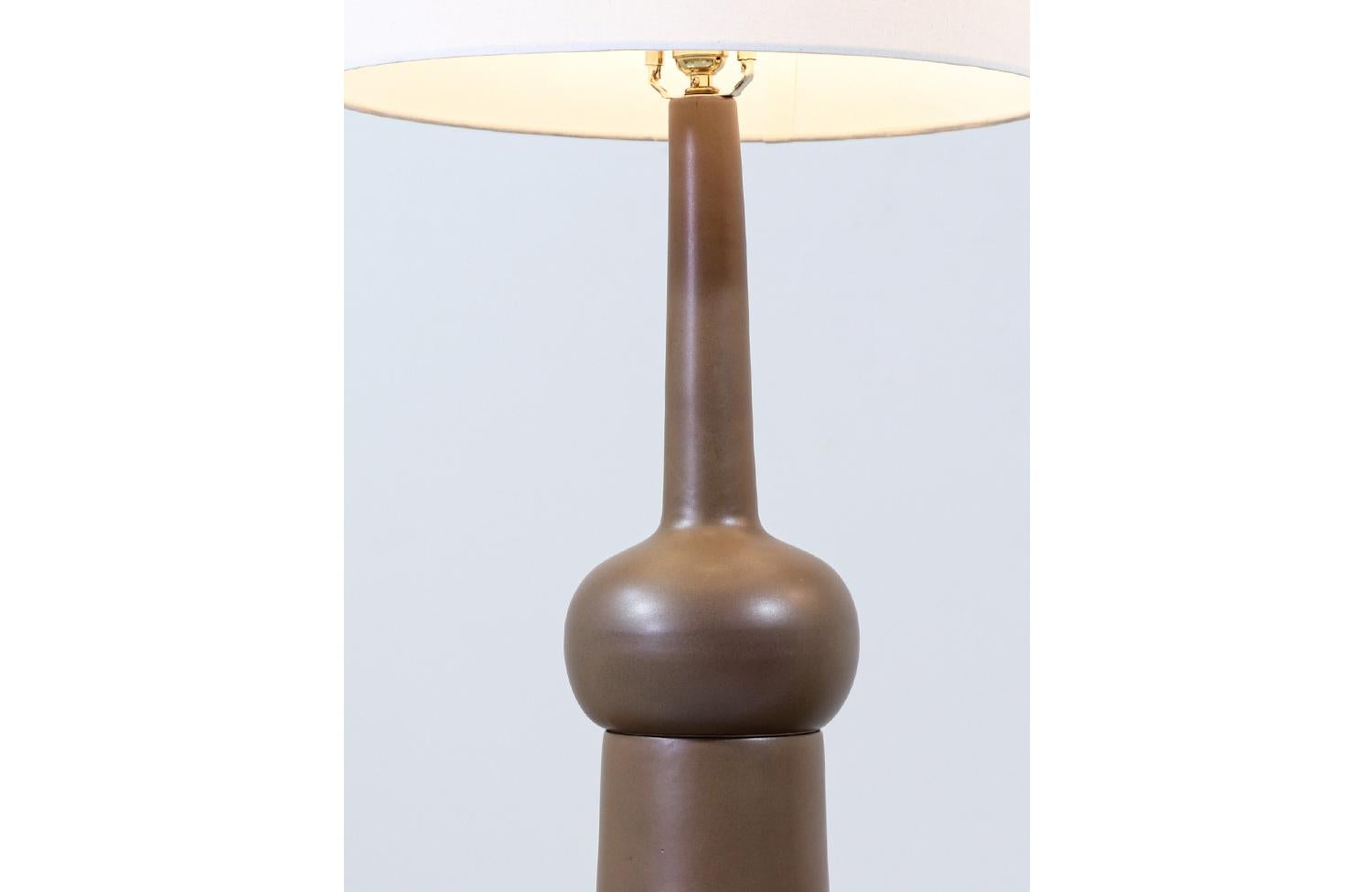 Large Mid-Century Modern Glazed Ceramic Lamps by Jane & Gordon Martz  In Excellent Condition For Sale In Los Angeles, CA