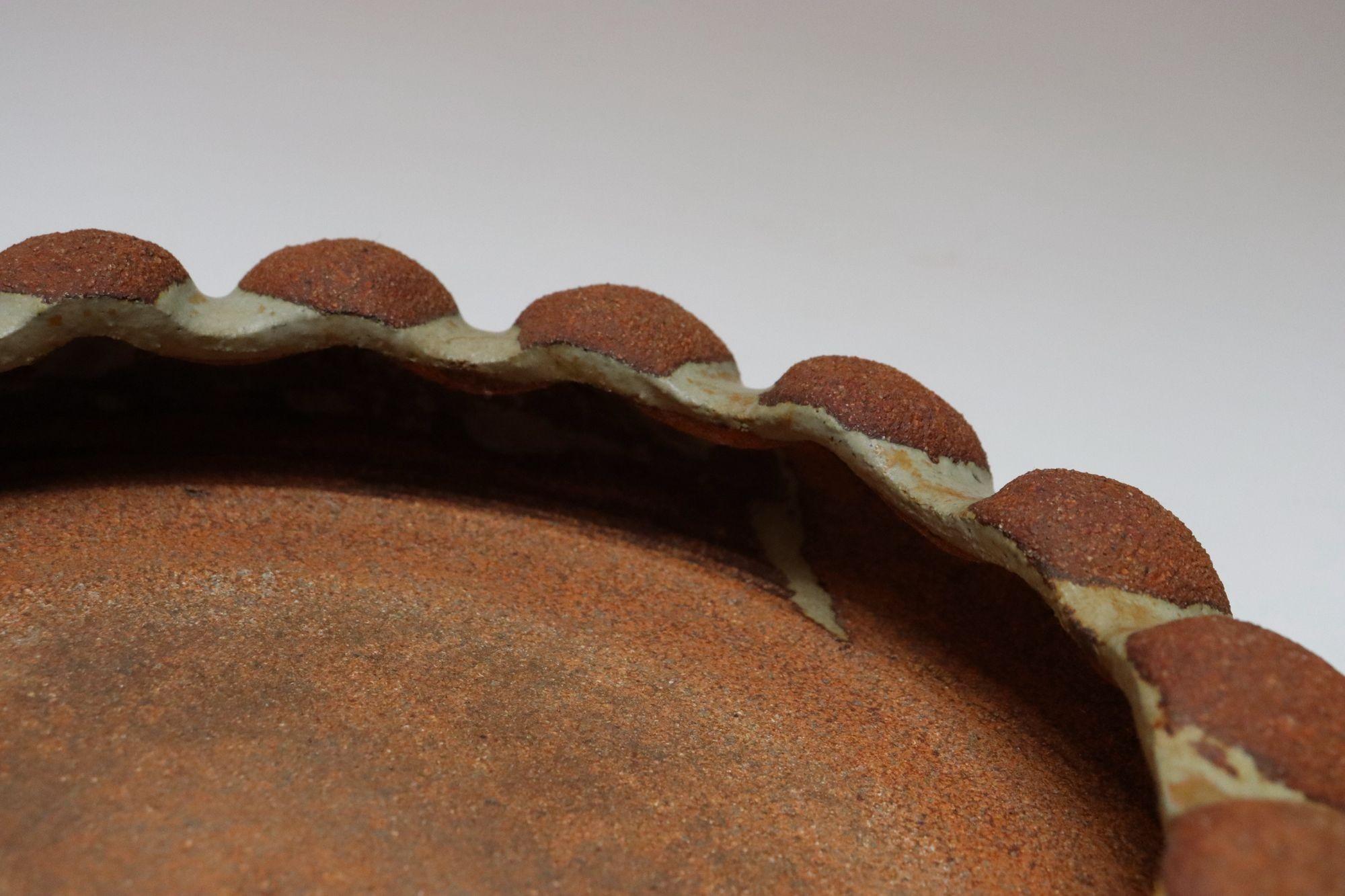 Großer glasierter Terrakotta-Pflanztopf mit Unterteller von Deanna Nichols aus der Jahrhundertmitte im Angebot 7