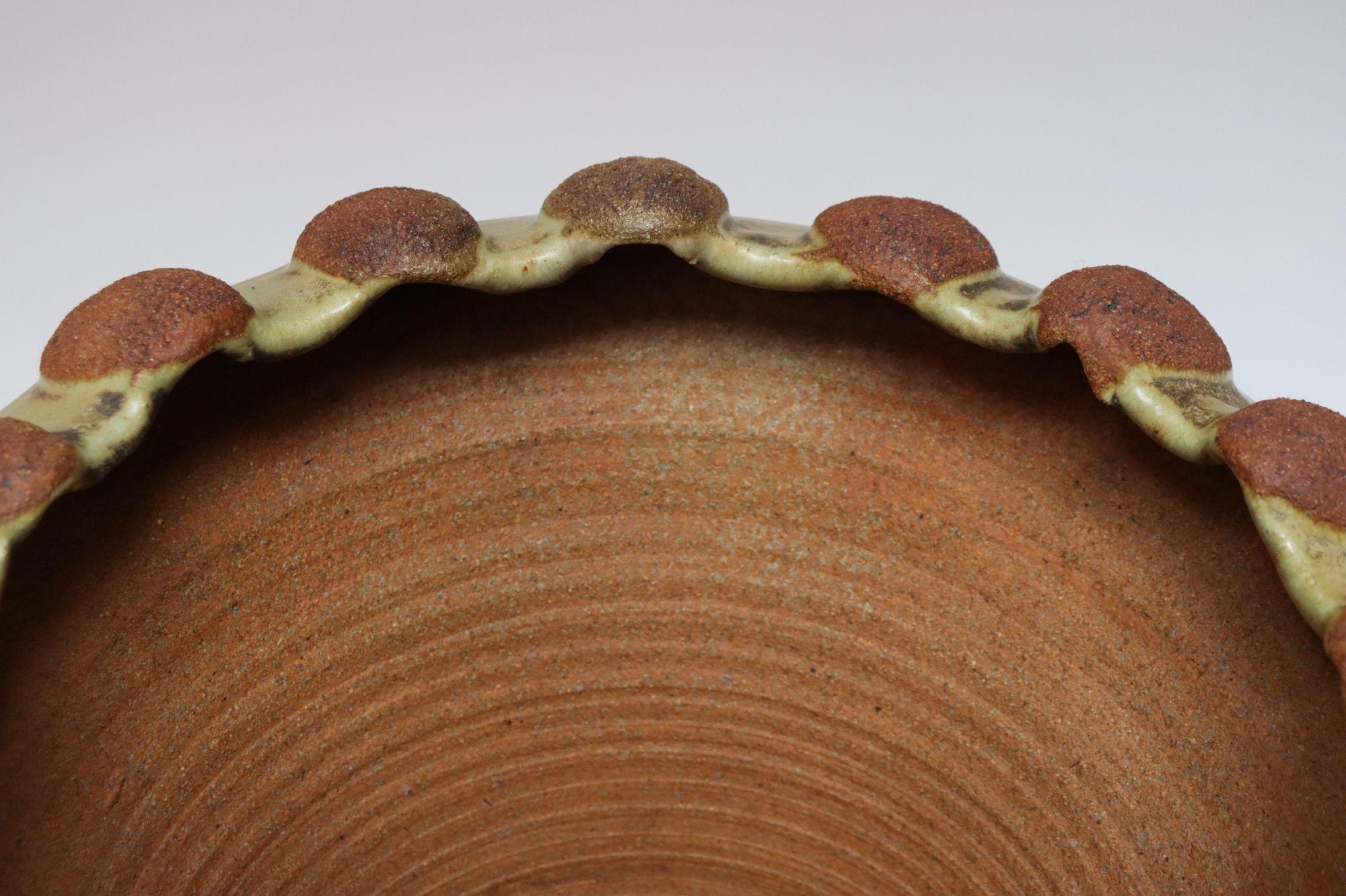 Großer glasierter Terrakotta-Pflanztopf mit Unterteller von Deanna Nichols aus der Jahrhundertmitte im Angebot 9