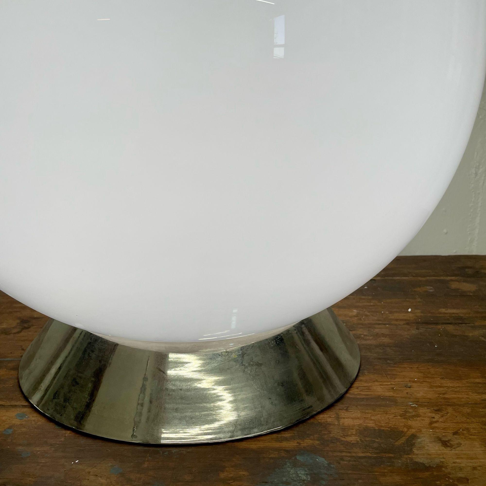 Large Mid-Century Modern Hand Blown Glass and Chrome Table / Desk Lamp, Italian For Sale 4