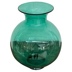 Grand vase / récipient en verre soufflé à la bouche turquoise, de style mi-siècle moderne, par Blenko