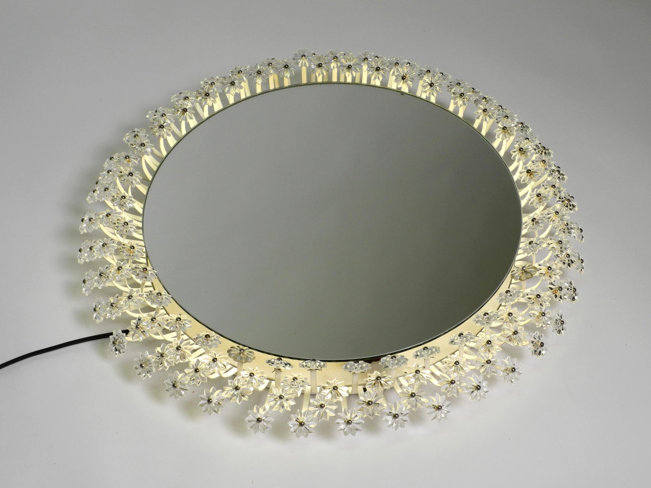 Allemand Grand miroir à fleurs éclairé, moderne du milieu du siècle, de Schöninger en vente