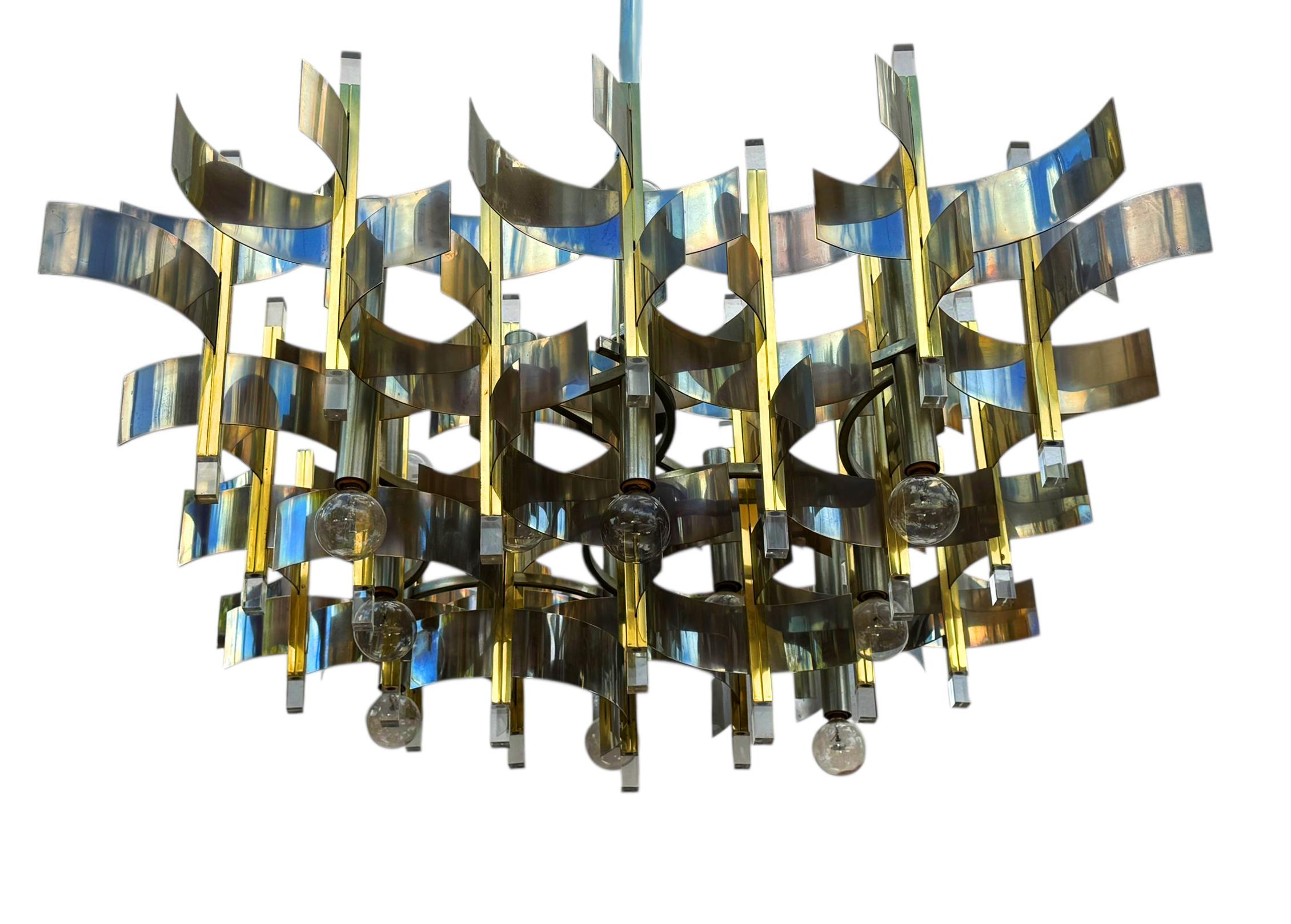 Grand lustre en chrome et laiton italien moderne du milieu du siècle par Gaetano Sciolari en vente 3