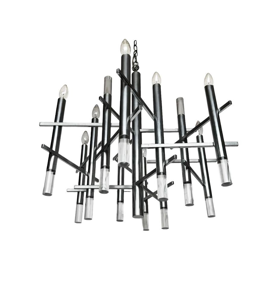 Italiano Grande lampadario italiano di metà secolo in cromo e lucite di Gaetano Sciolari in vendita