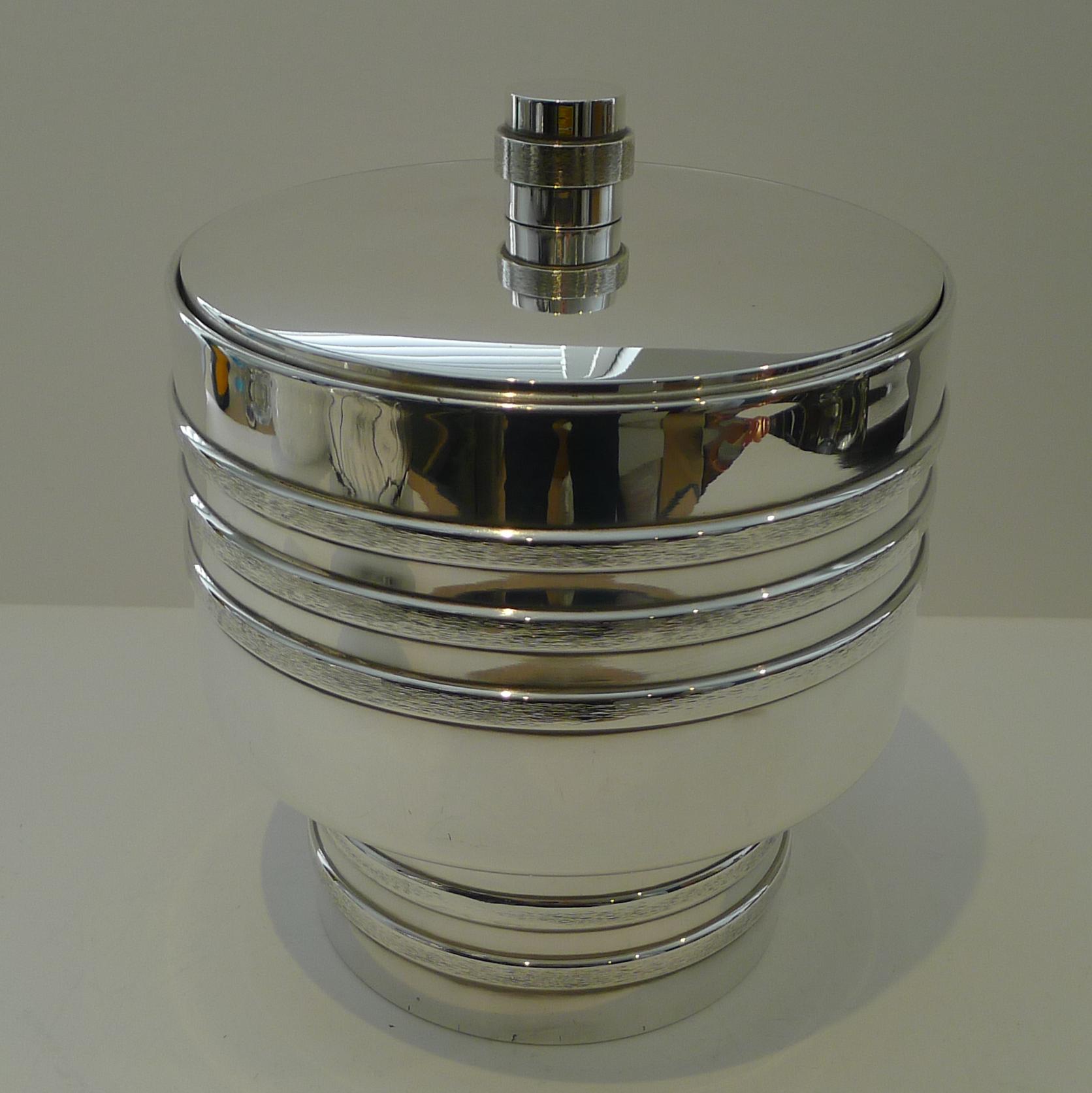 A truly stylish vintage Mid-Century Modern ice bucket, sourced in Italy and just back from my silversmith's workshop where it has been overhauled and re-silvered, restoring it to it's former glory.

About as stylish and fashionable as they, get