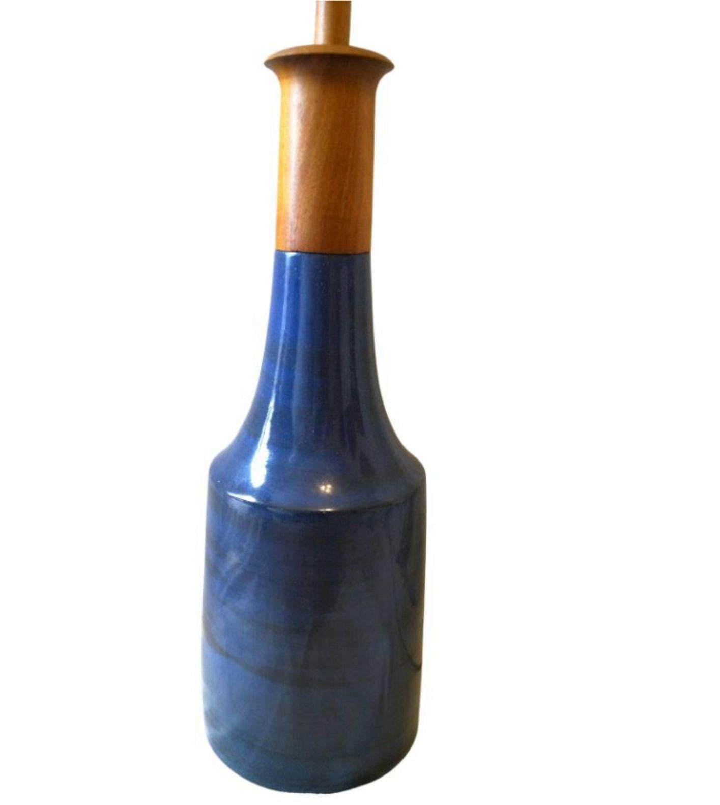 Americano Grande lampada da tavolo in teak con gres di Marshall Studios del Mid Century Modern 1950 in vendita