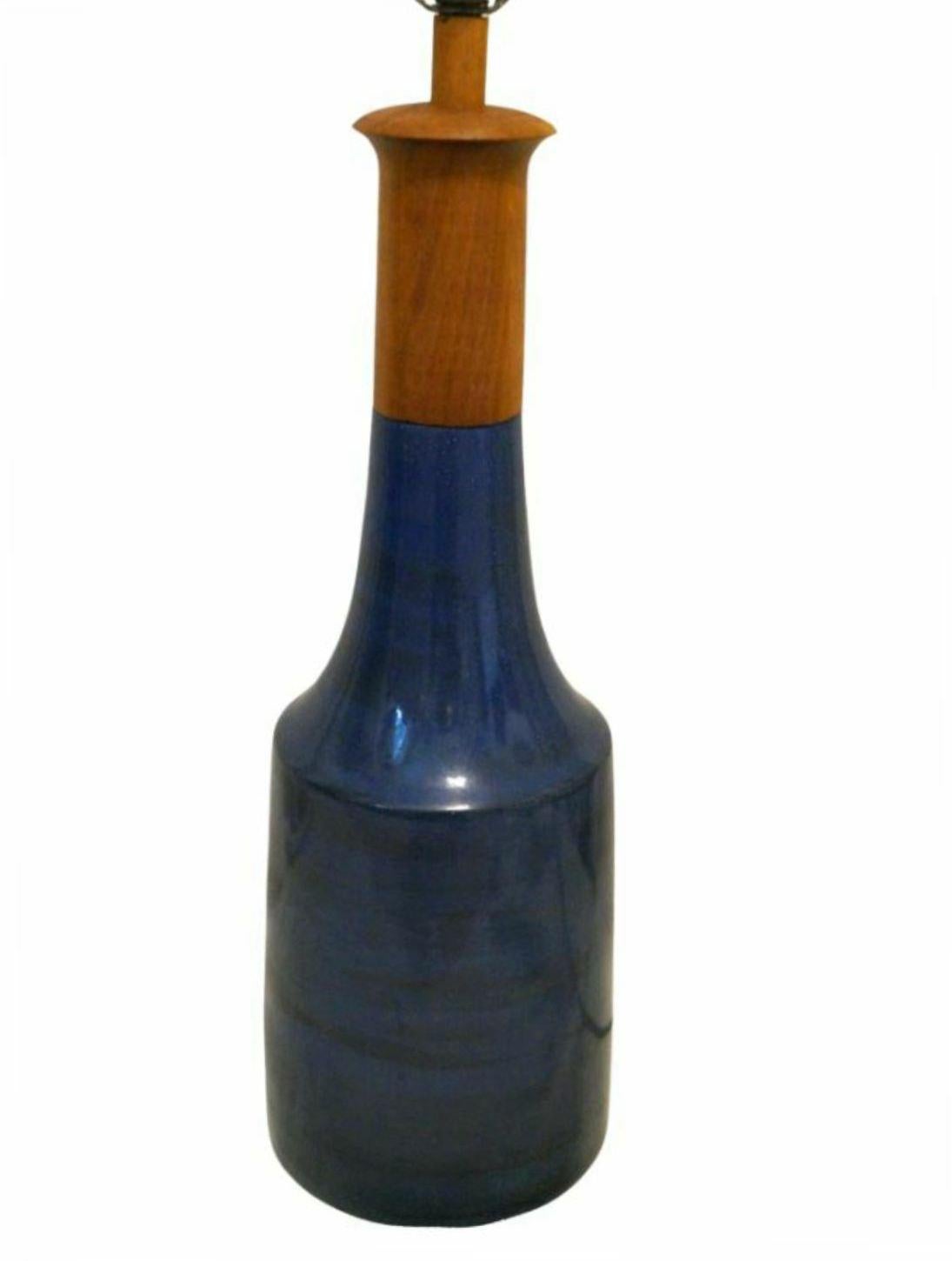 Metà XX secolo Grande lampada da tavolo in teak con gres di Marshall Studios del Mid Century Modern 1950 in vendita