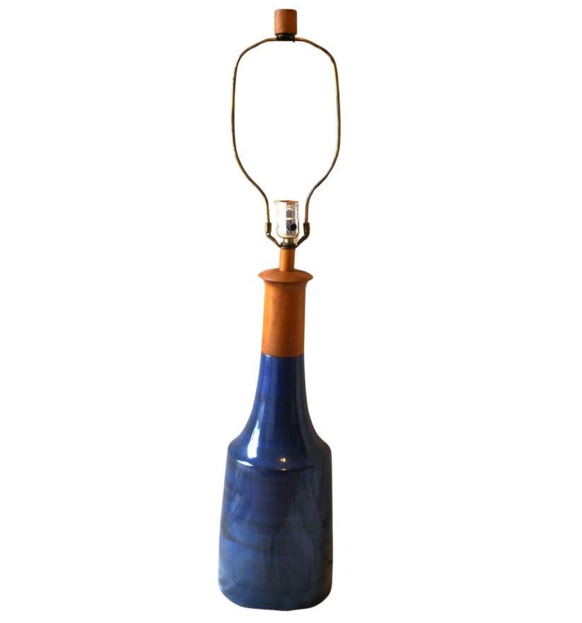 Grande lampada da tavolo in teak con gres di Marshall Studios del Mid Century Modern 1950 in vendita