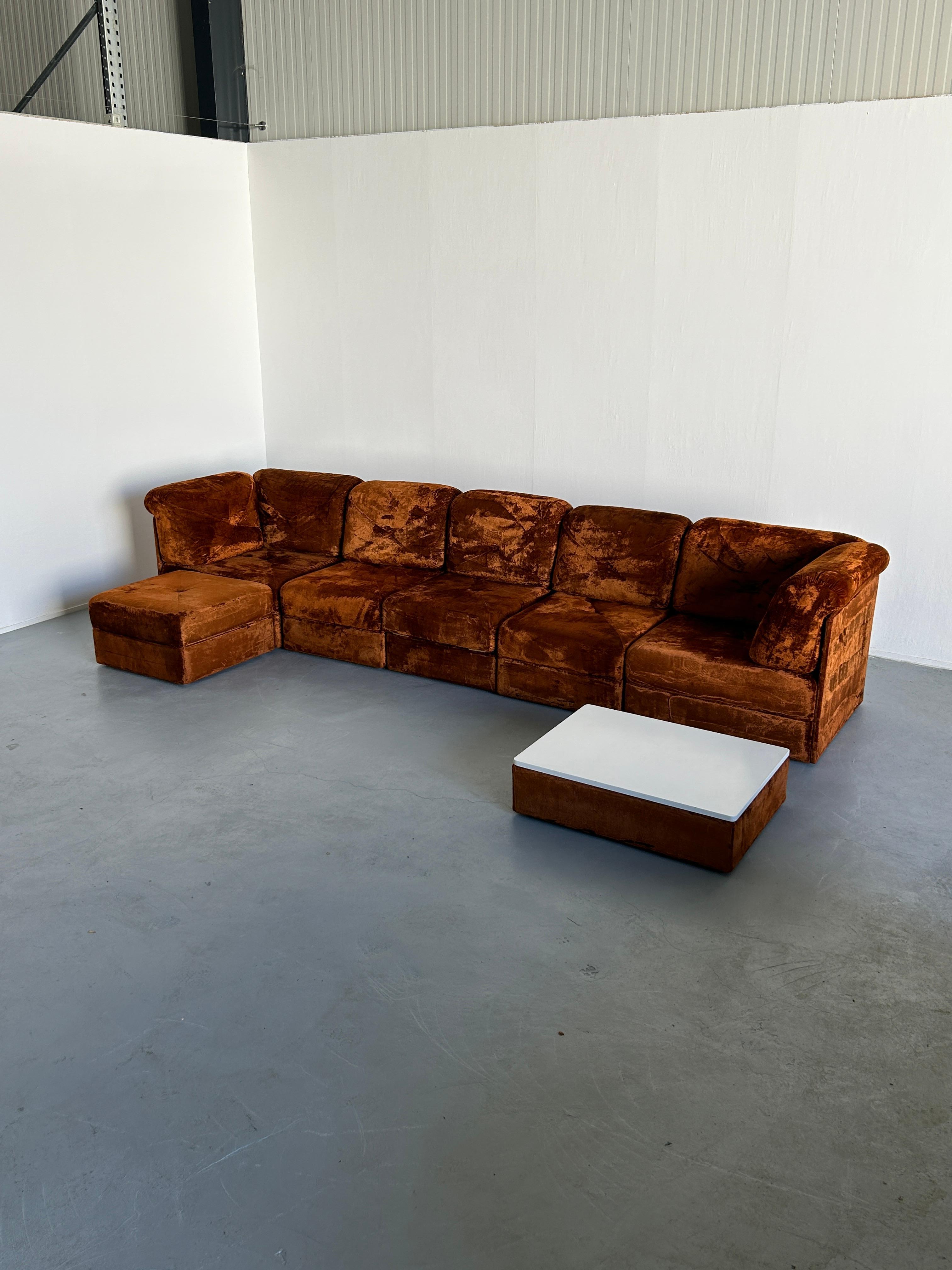 Late 20th Century Large Mid-Century-Modern Modular Sofa in Brown Velvet, attrib. to Wittman, 1970s