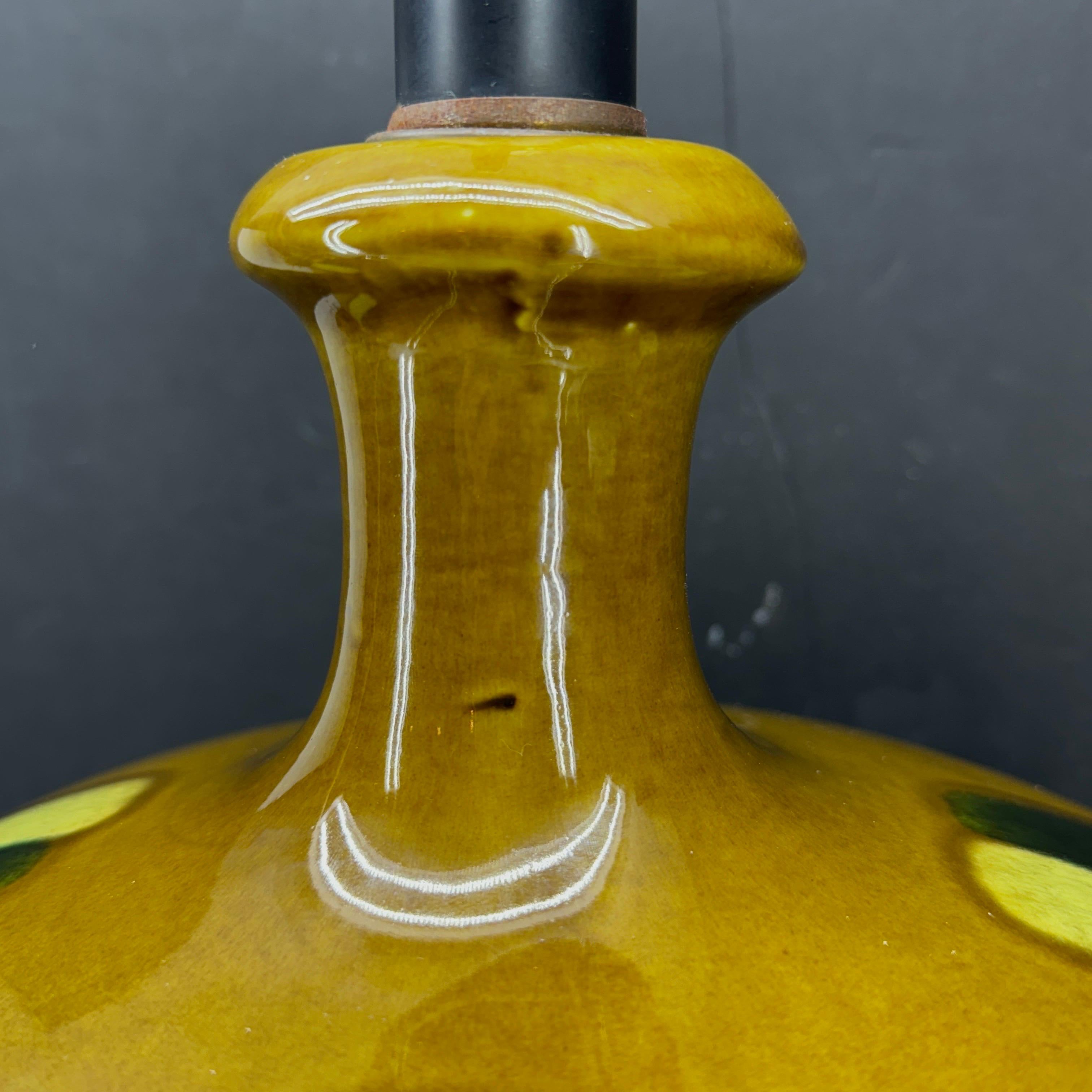 Grande lampada in ceramica a strisce multiple della modernità di metà secolo in vendita 3