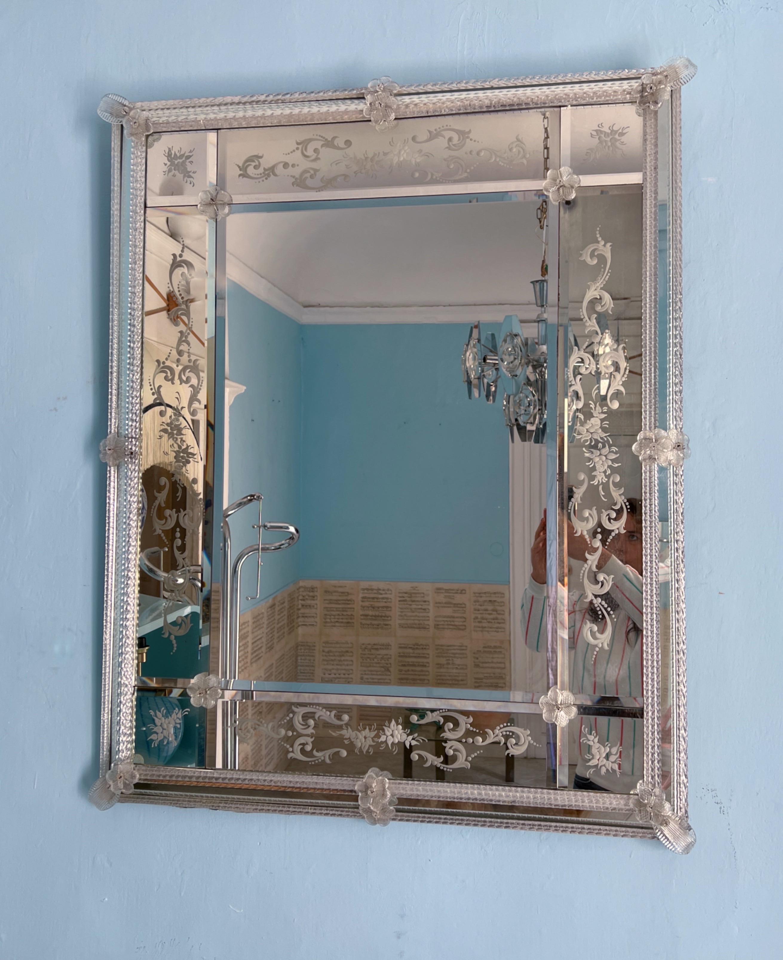 Grand miroir en verre de Murano datant du milieu du siècle dernier Bon état - En vente à Palermo, PA