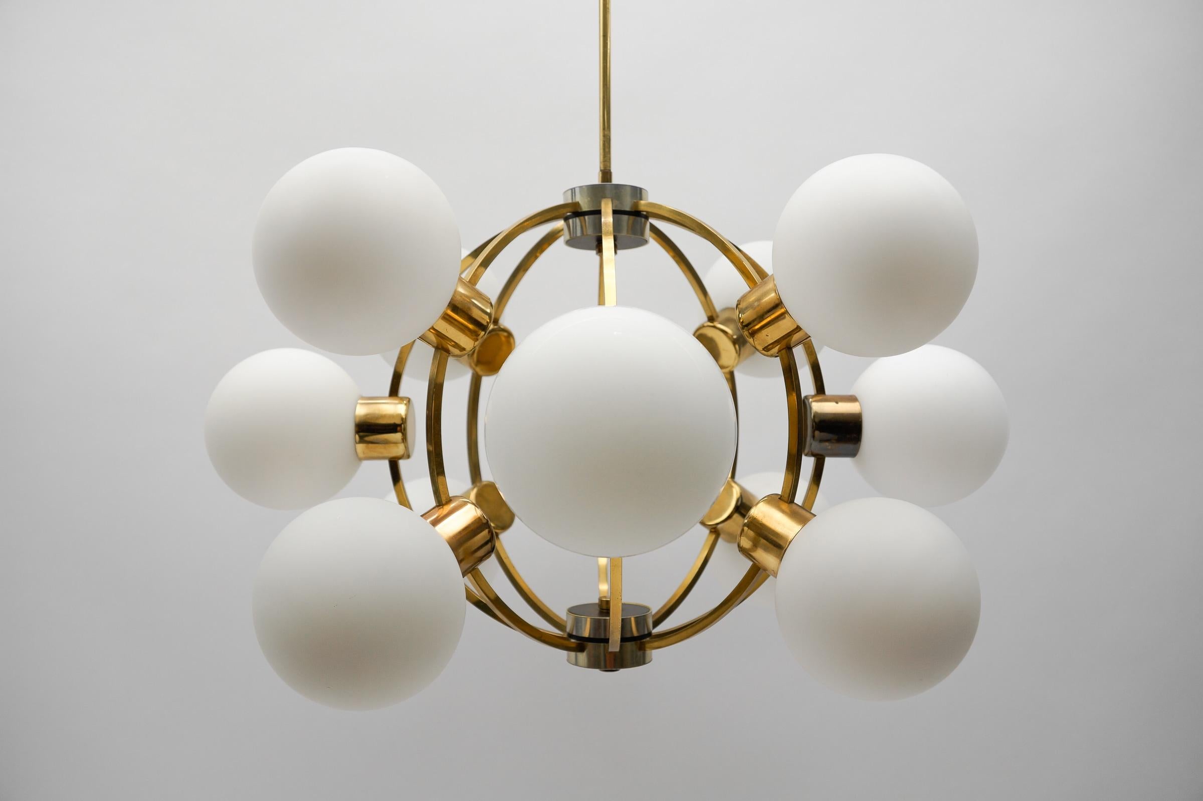Large Mid-Century Modern Orbit or Sputnik Lamp with 12 Opaline Glass Balls For Sale 3
