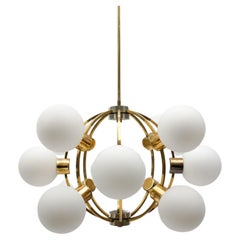 Grande lampe orbit ou spoutnik moderne du milieu du siècle dernier avec 12 boules de verre opalin