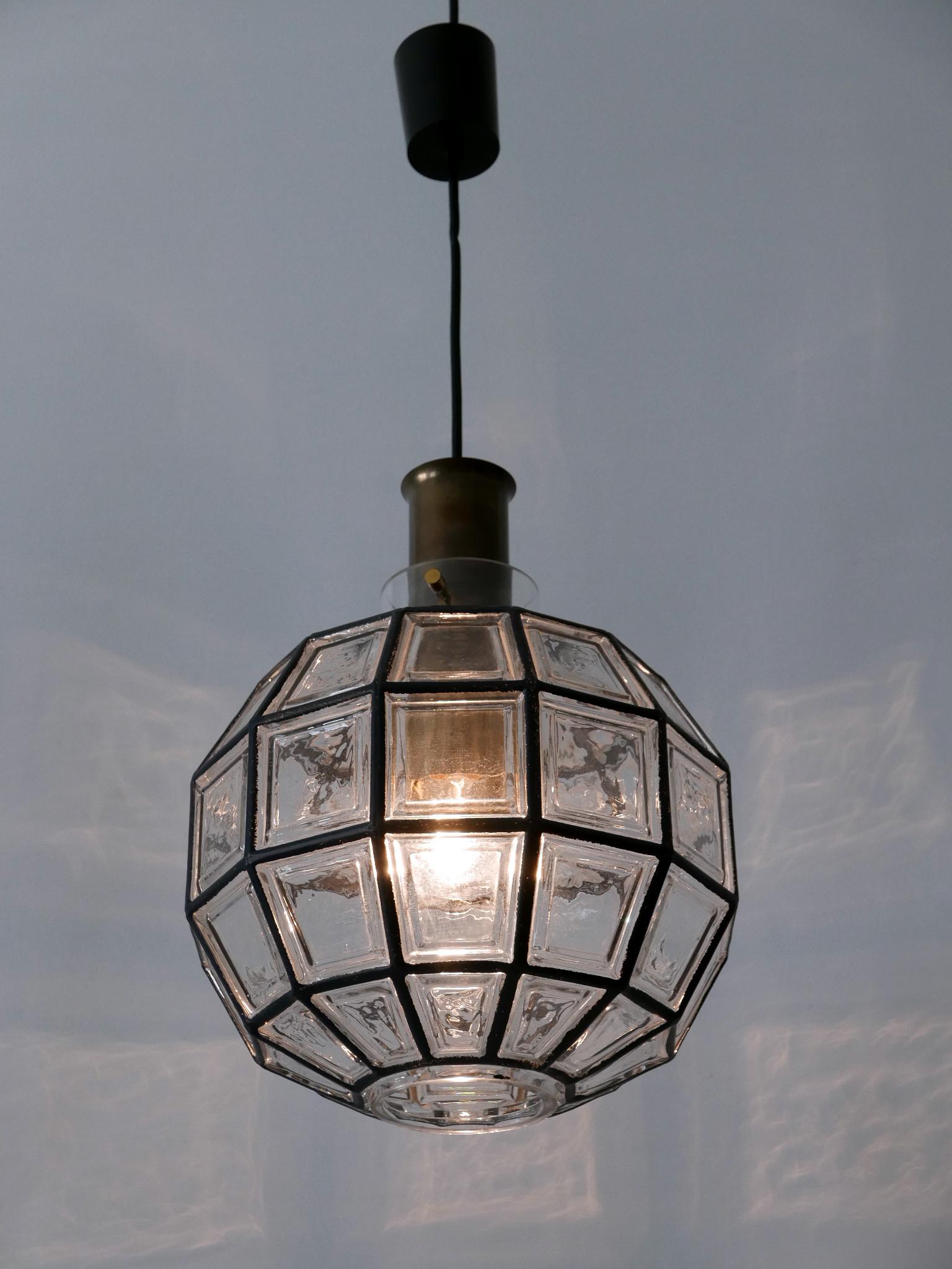 Grande lampada a sospensione moderna di metà secolo di Glashütte Limburg, Germania, anni '60 in vendita 3