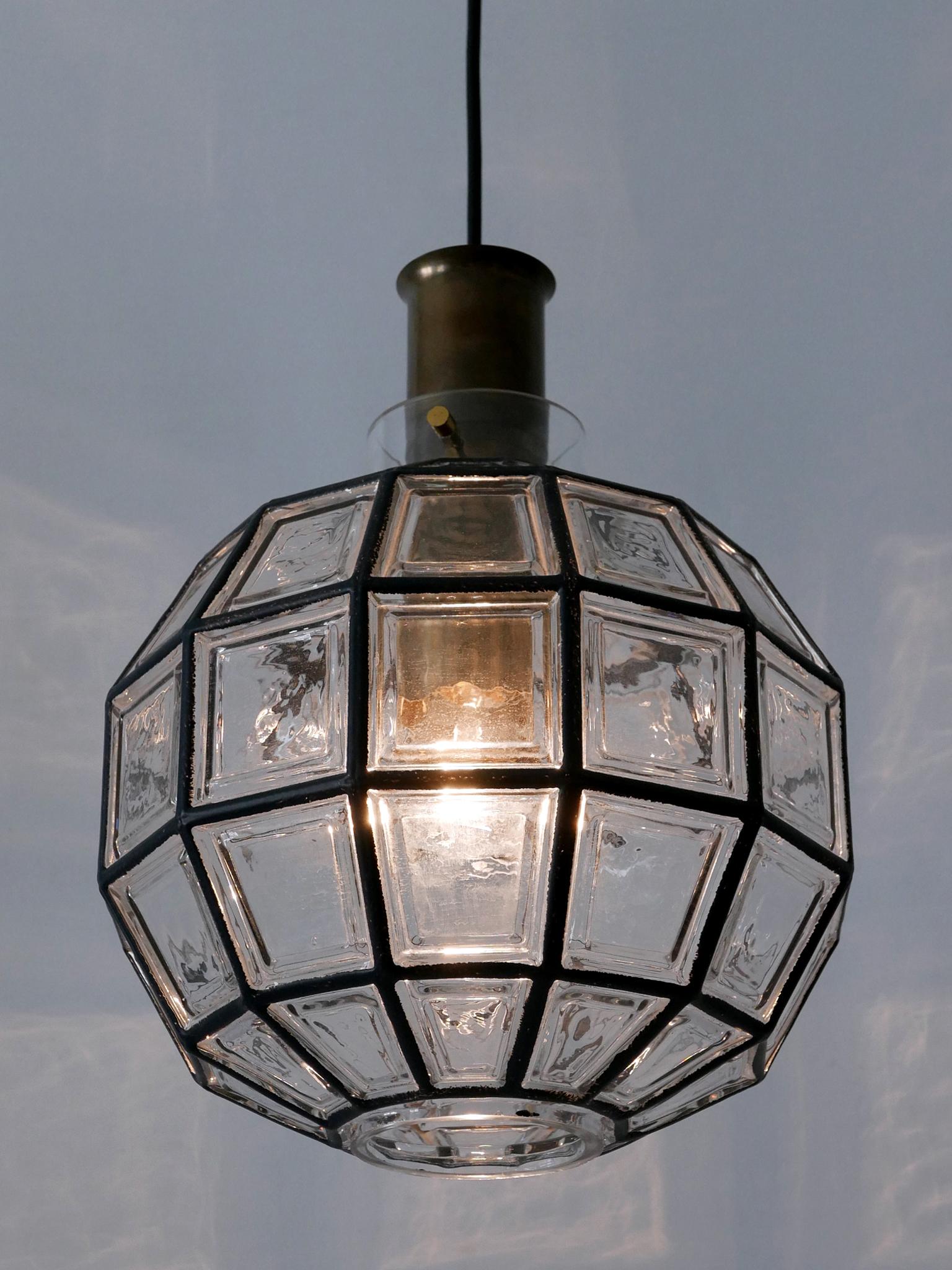 Grande lampada a sospensione moderna di metà secolo di Glashütte Limburg, Germania, anni '60 in vendita 5