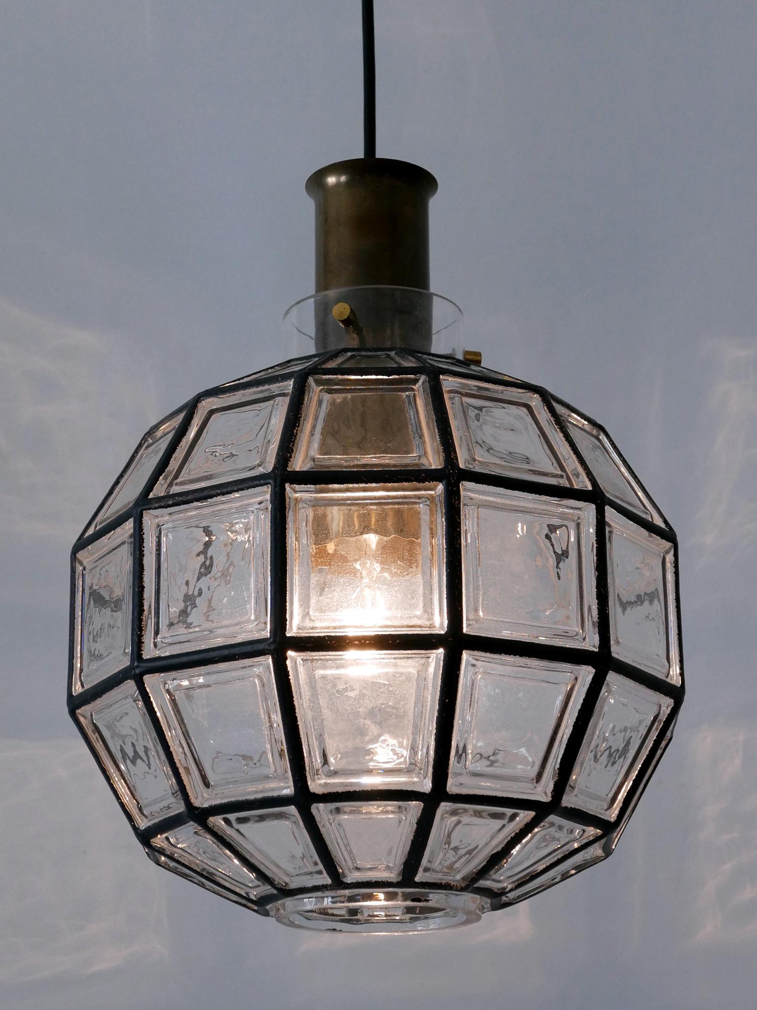 Grande lampada a sospensione moderna di metà secolo di Glashütte Limburg, Germania, anni '60 in vendita 7