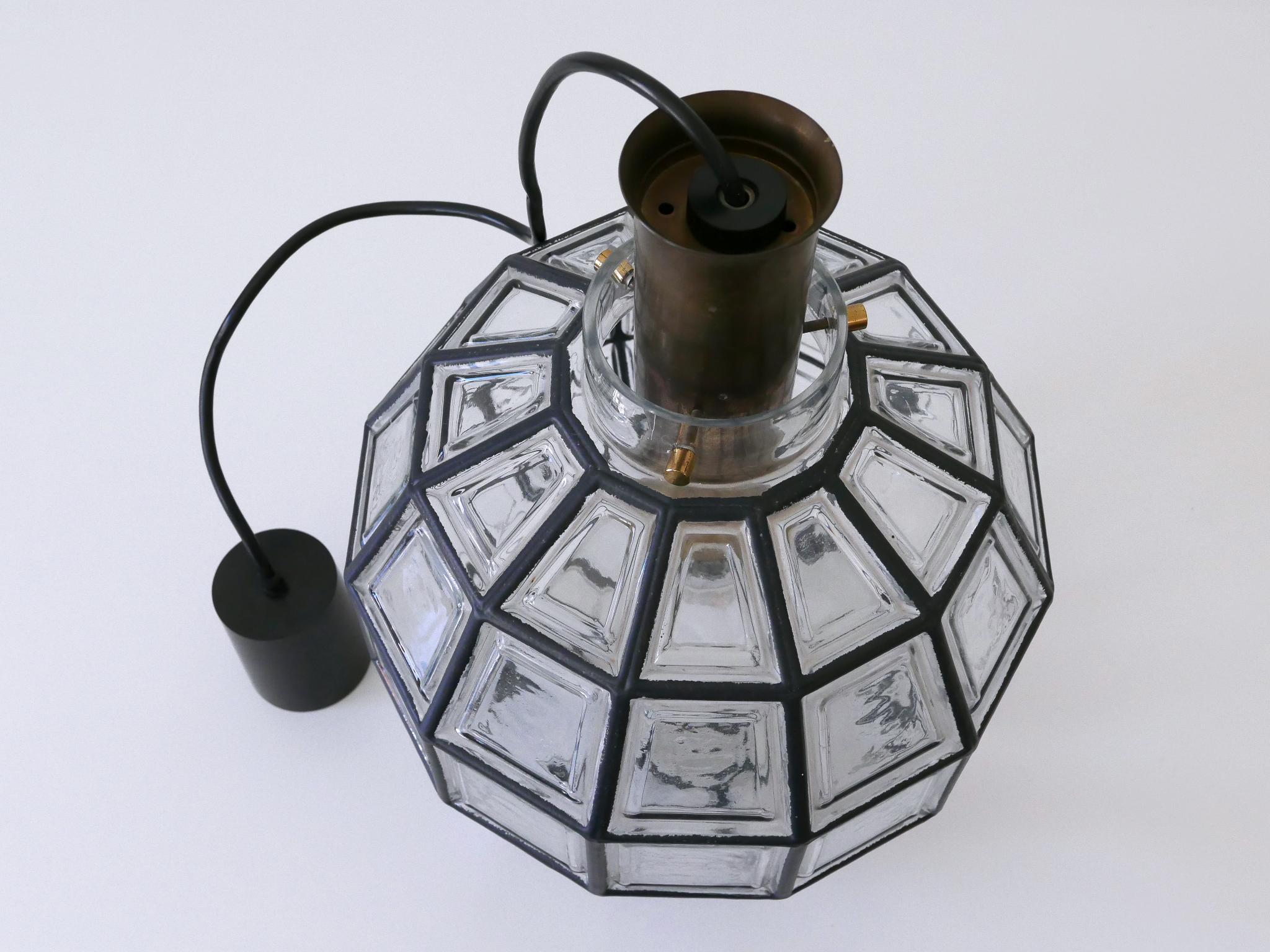 Grande lampada a sospensione moderna di metà secolo di Glashütte Limburg, Germania, anni '60 in vendita 9