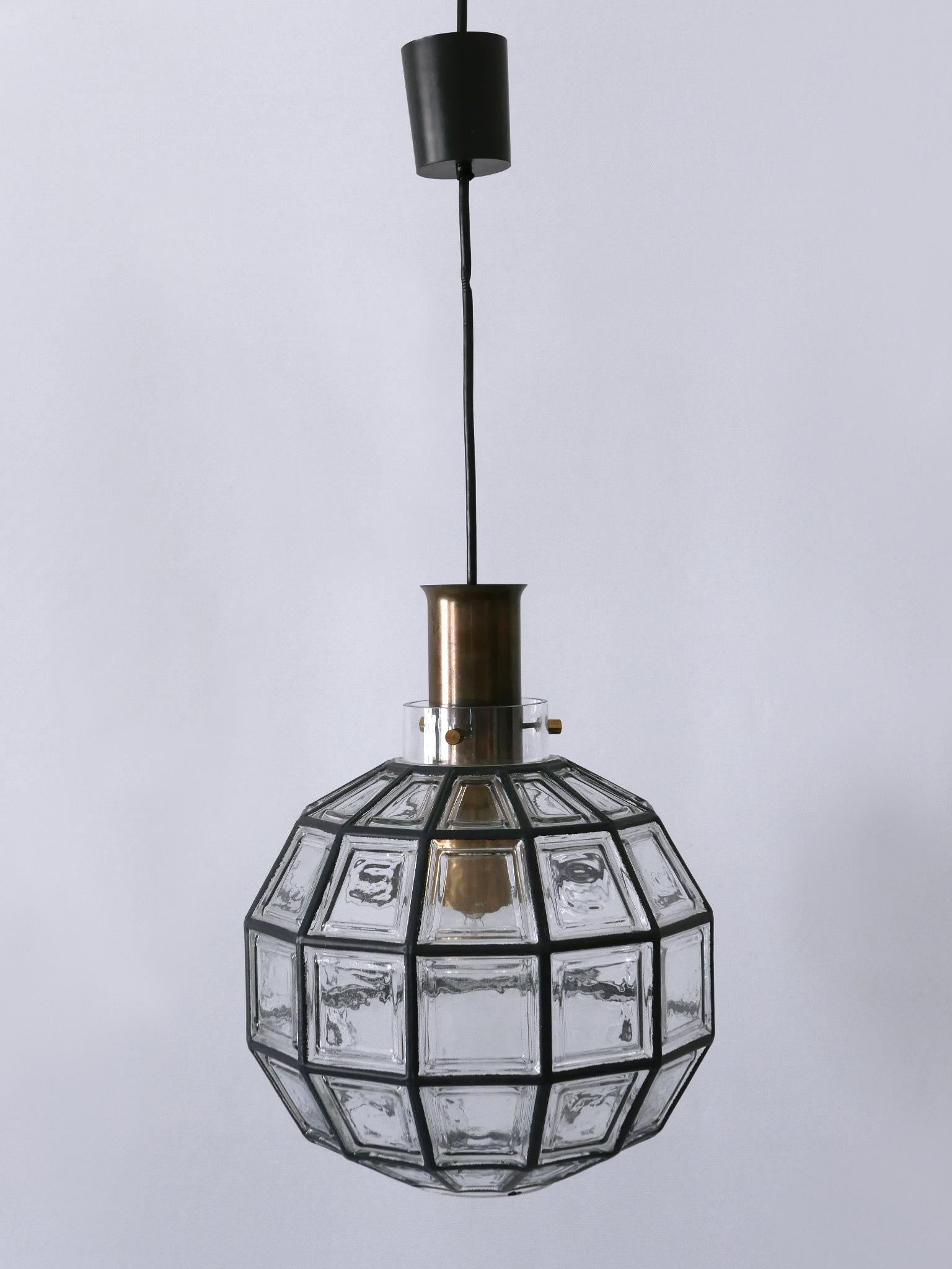 Mid-Century moderno Grande lampada a sospensione moderna di metà secolo di Glashütte Limburg, Germania, anni '60 in vendita