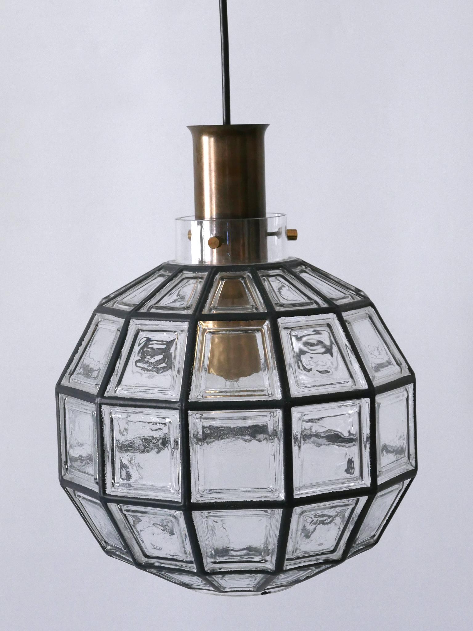 Grande lampada a sospensione moderna di metà secolo di Glashütte Limburg, Germania, anni '60 In condizioni buone in vendita a Munich, DE