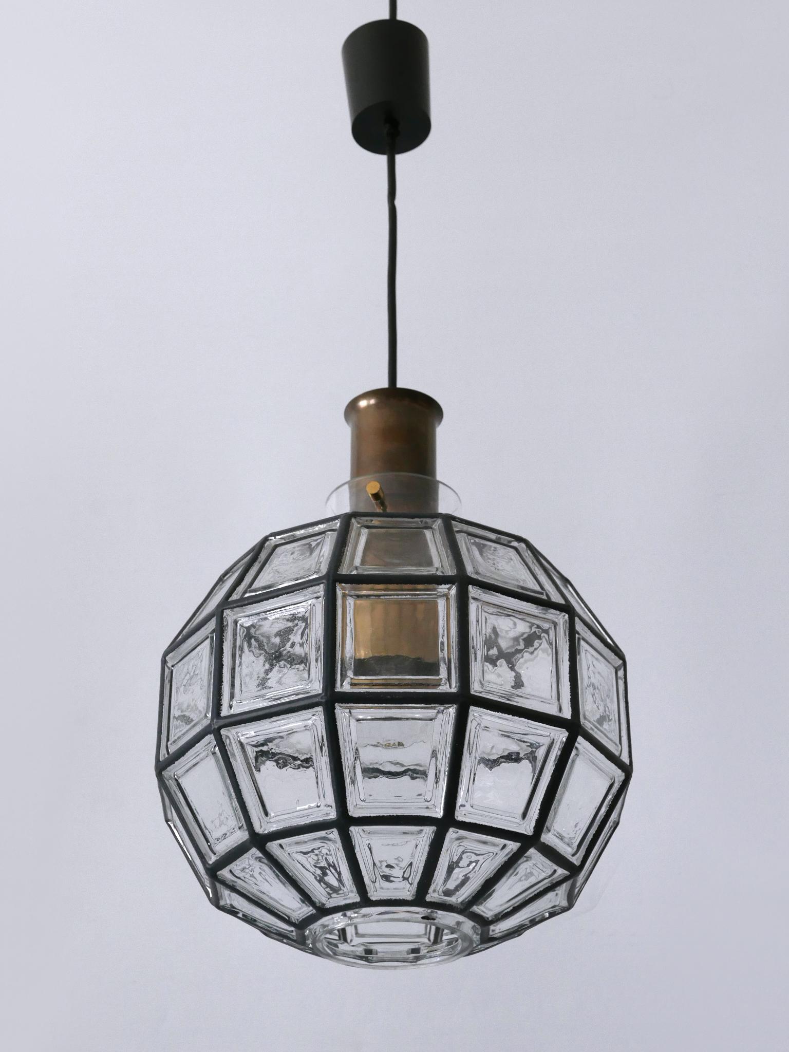 Grande lampada a sospensione moderna di metà secolo di Glashütte Limburg, Germania, anni '60 in vendita 2