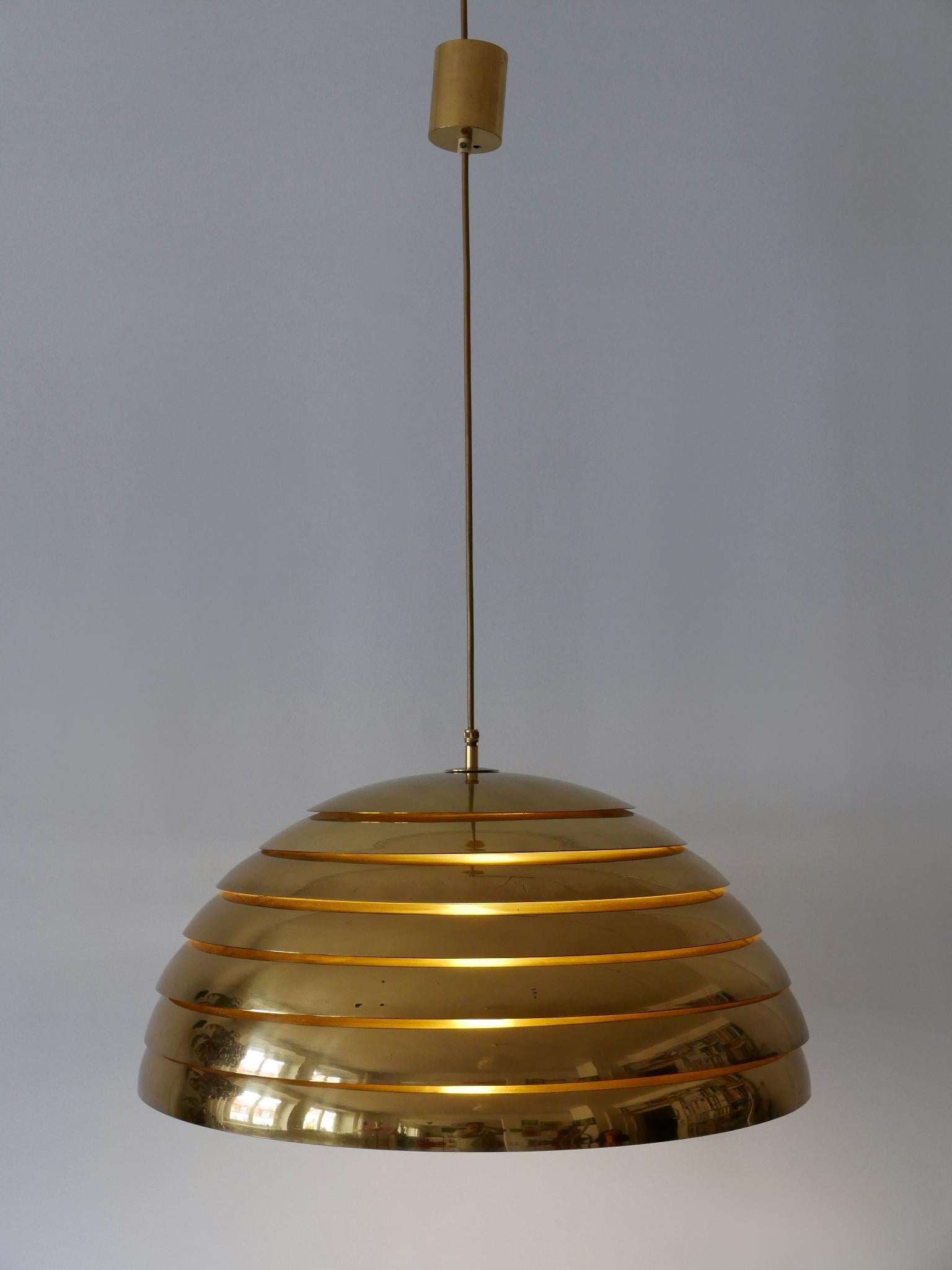 Ottone Grande lampada a sospensione moderna di metà secolo di Vereinigte Werkstätten Germania 1960 in vendita