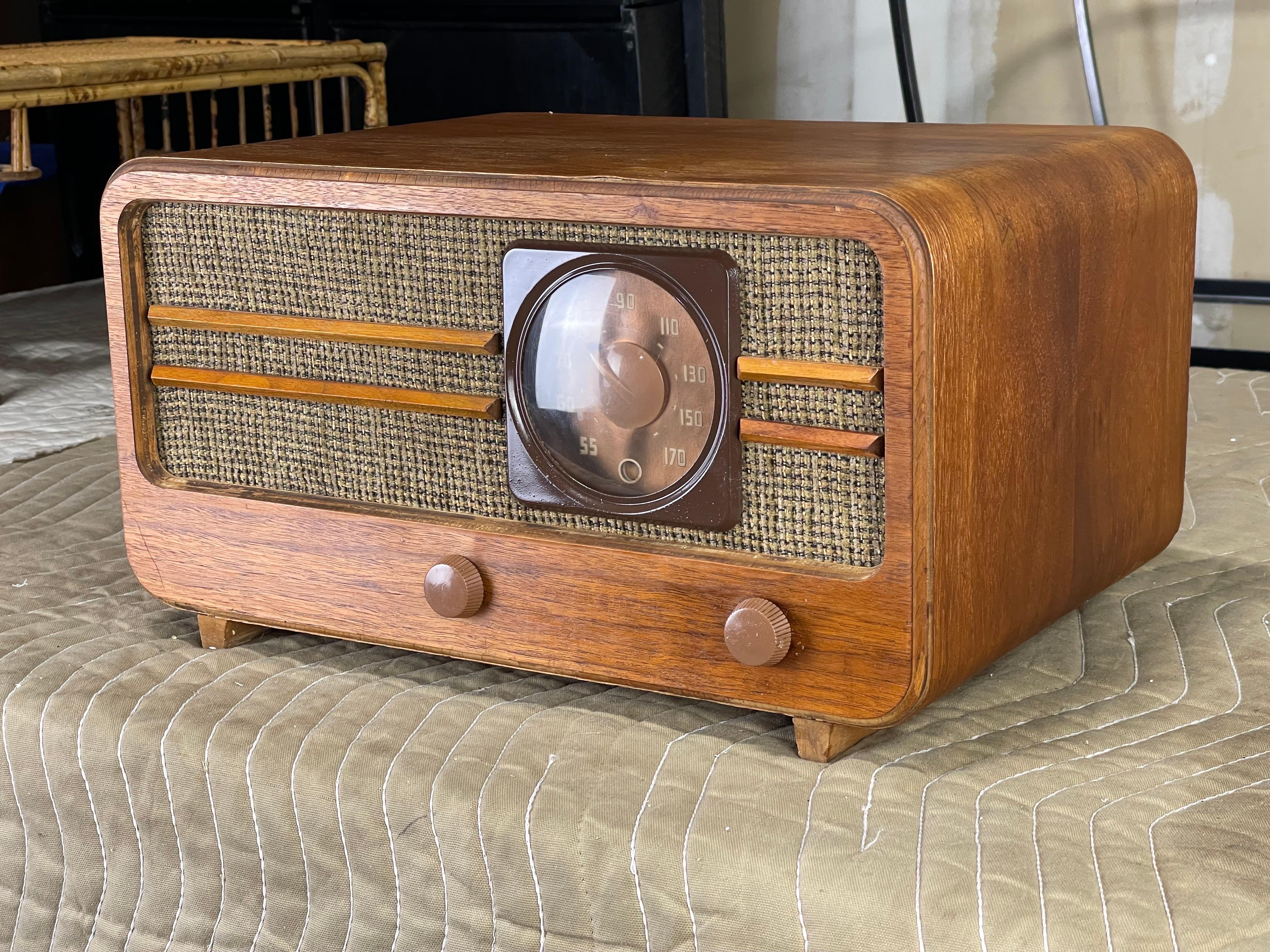 Large Mid-Century Modern Radio by General Electric  5
