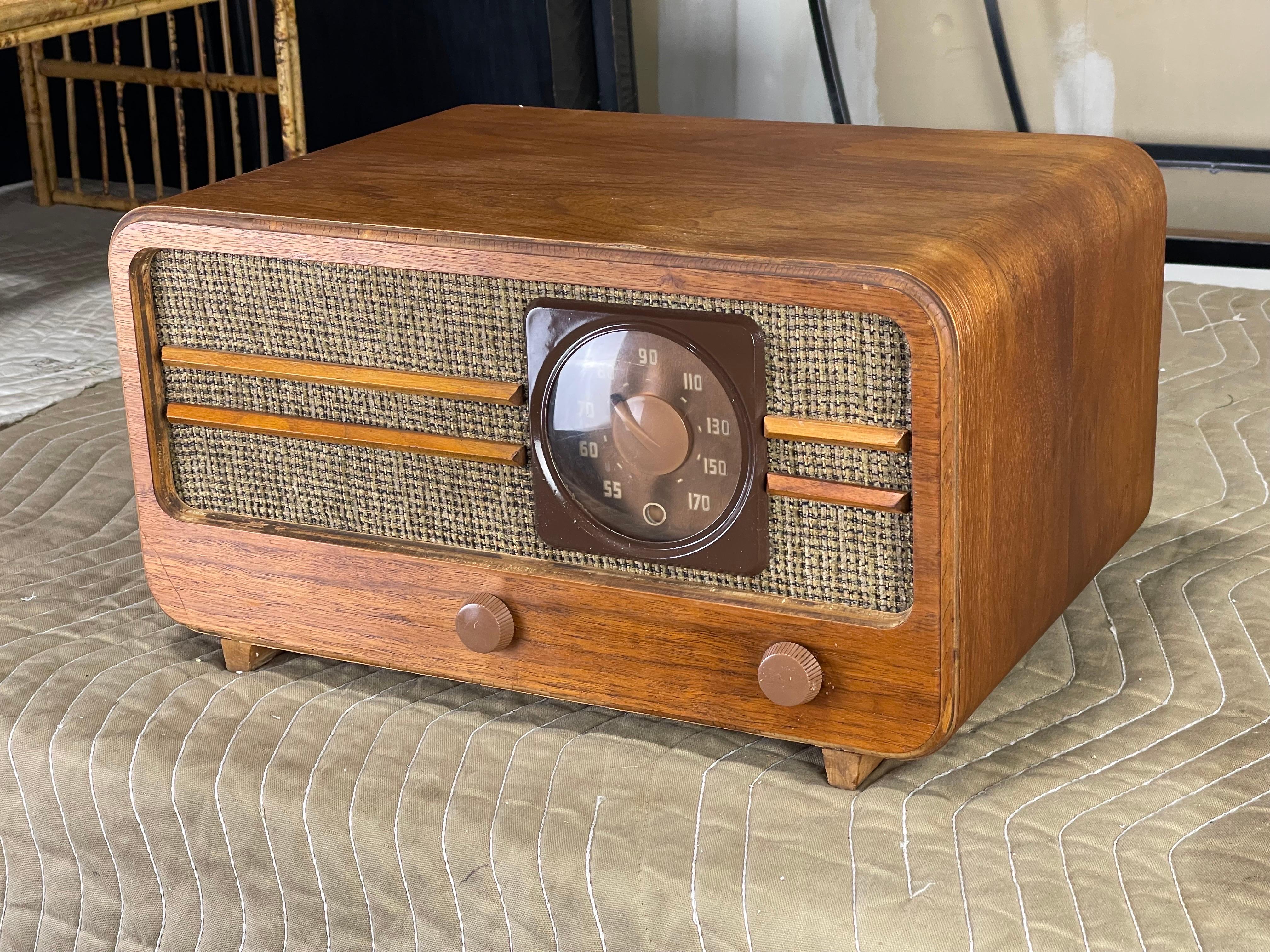 Large Mid-Century Modern Radio by General Electric  6