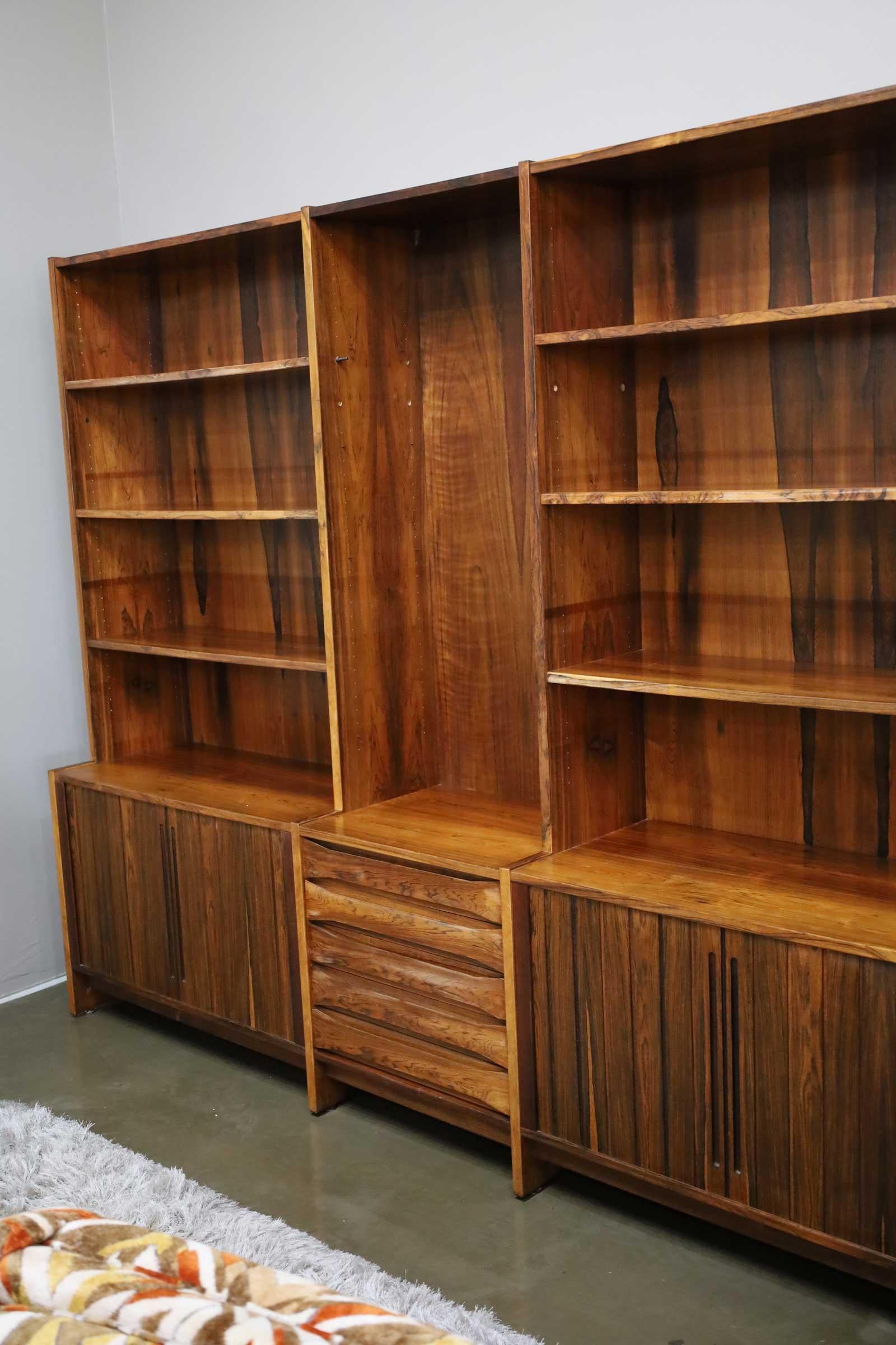 Large Mid-Century Modern Rosewood Bookcase and Storage Cabinet For Sale 5