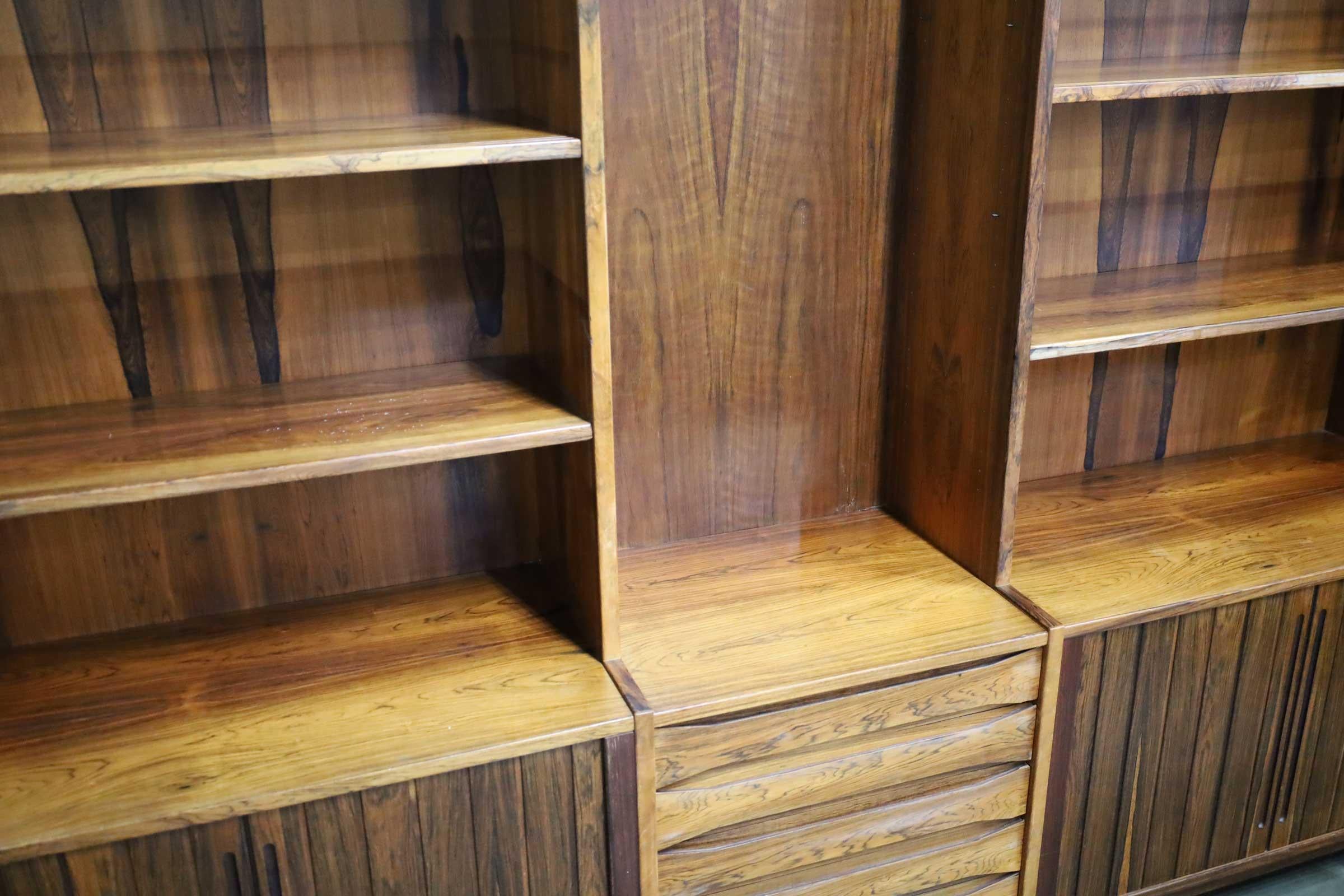 Large Mid-Century Modern Rosewood Bookcase and Storage Cabinet In Good Condition For Sale In Dallas, TX