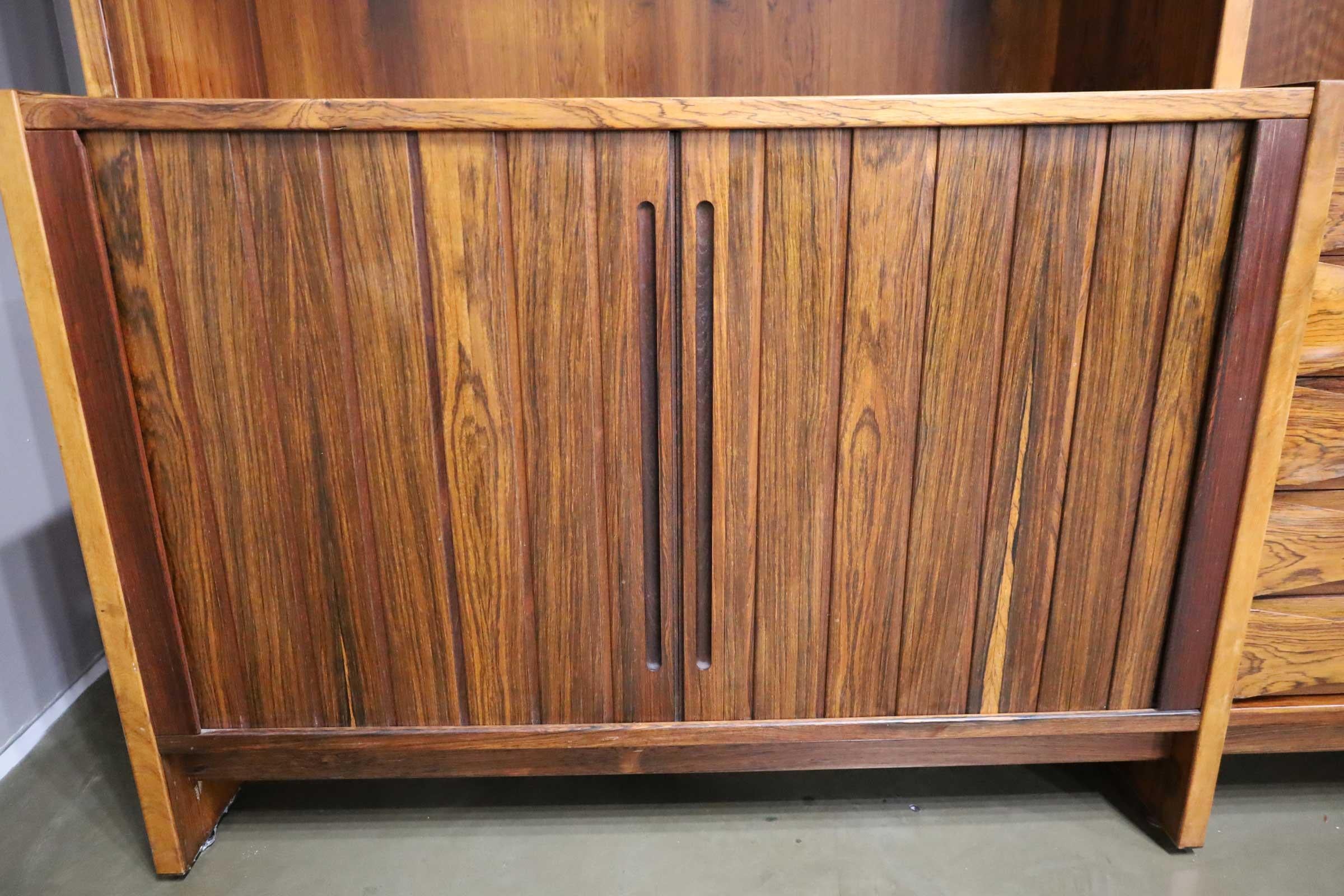 Large Mid-Century Modern Rosewood Bookcase and Storage Cabinet For Sale 2