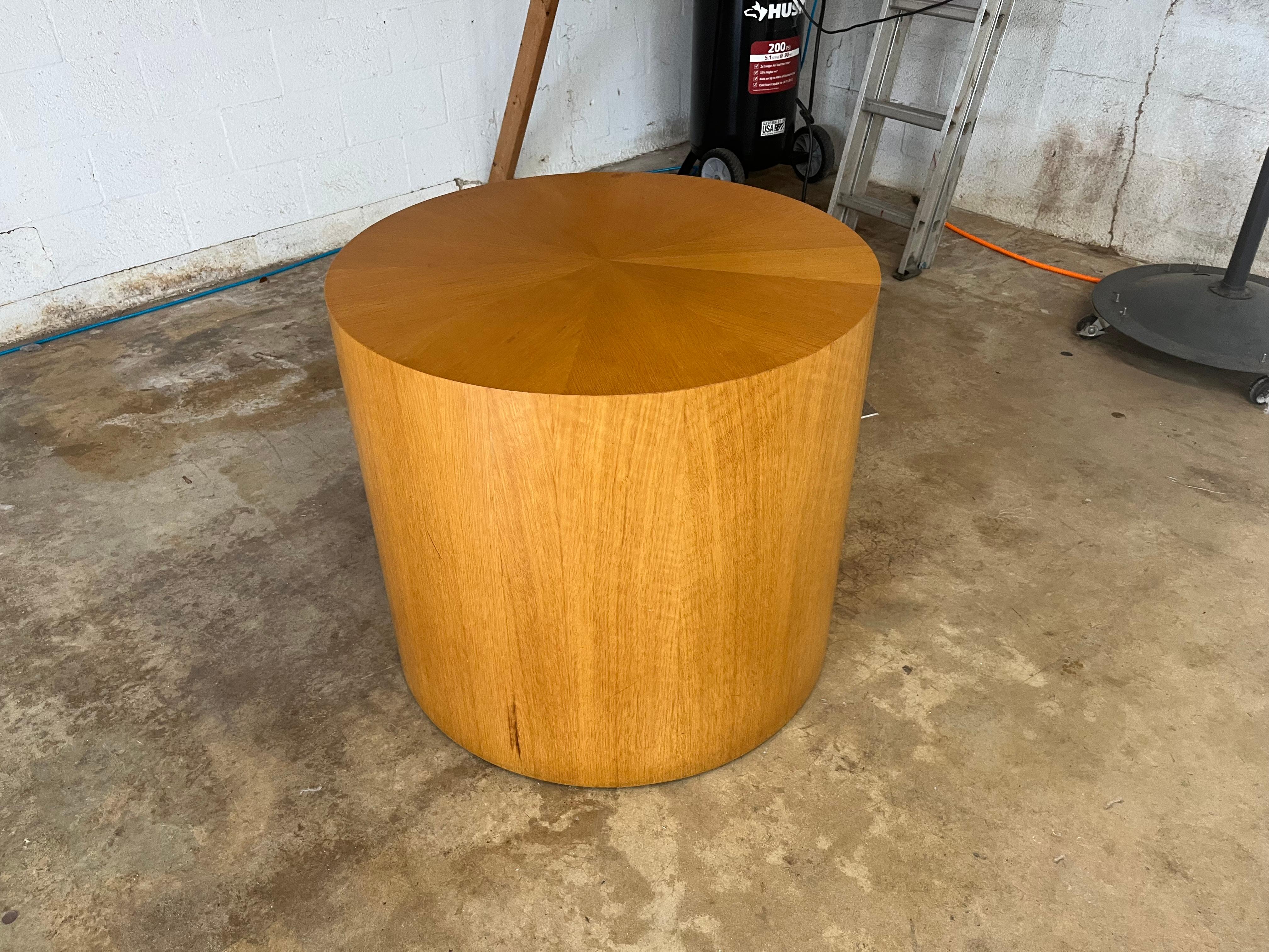 Grande table de salle à manger ronde en verre, The Moderns, Oak en vente 3