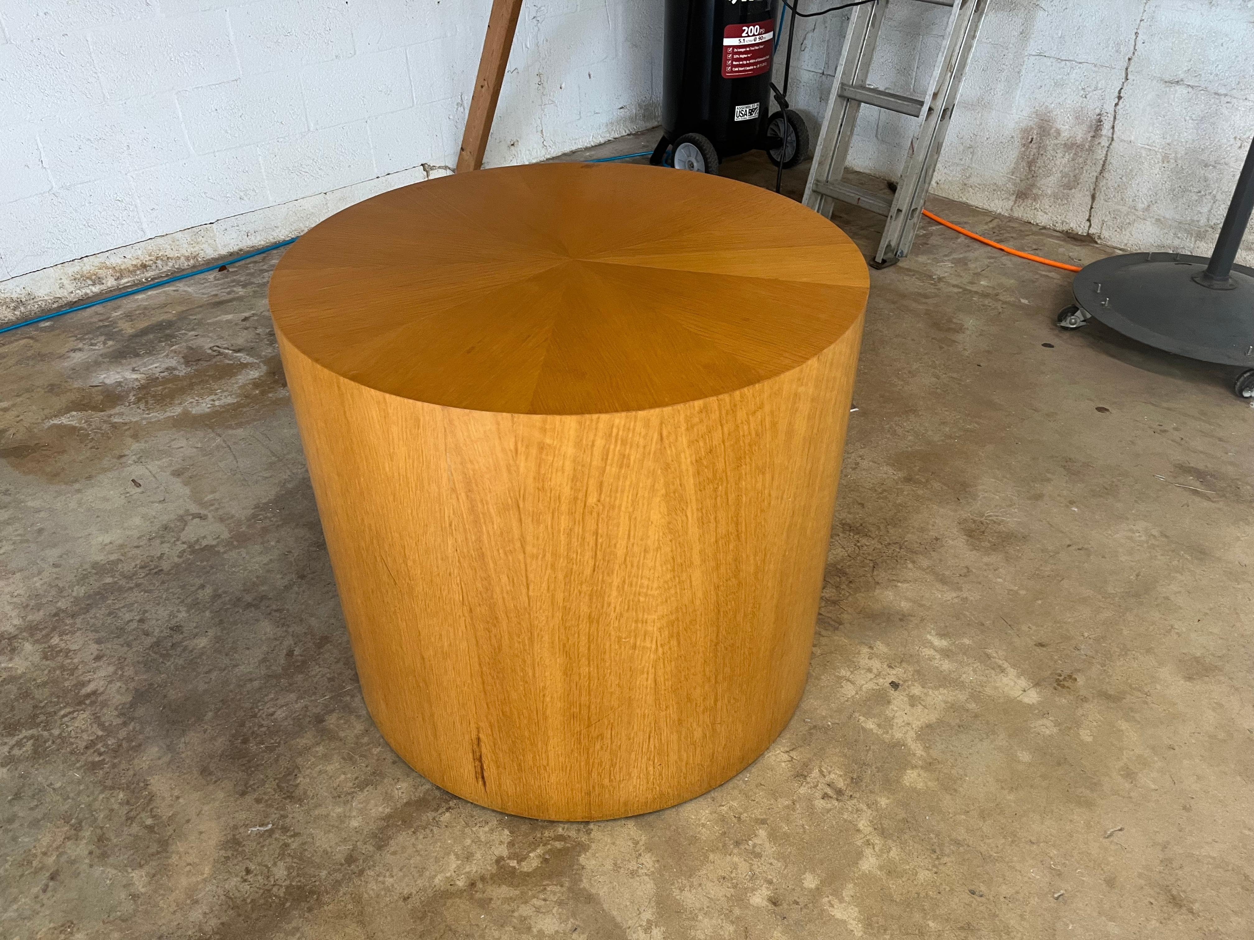 Grande table de salle à manger ronde en verre, The Moderns, Oak en vente 5