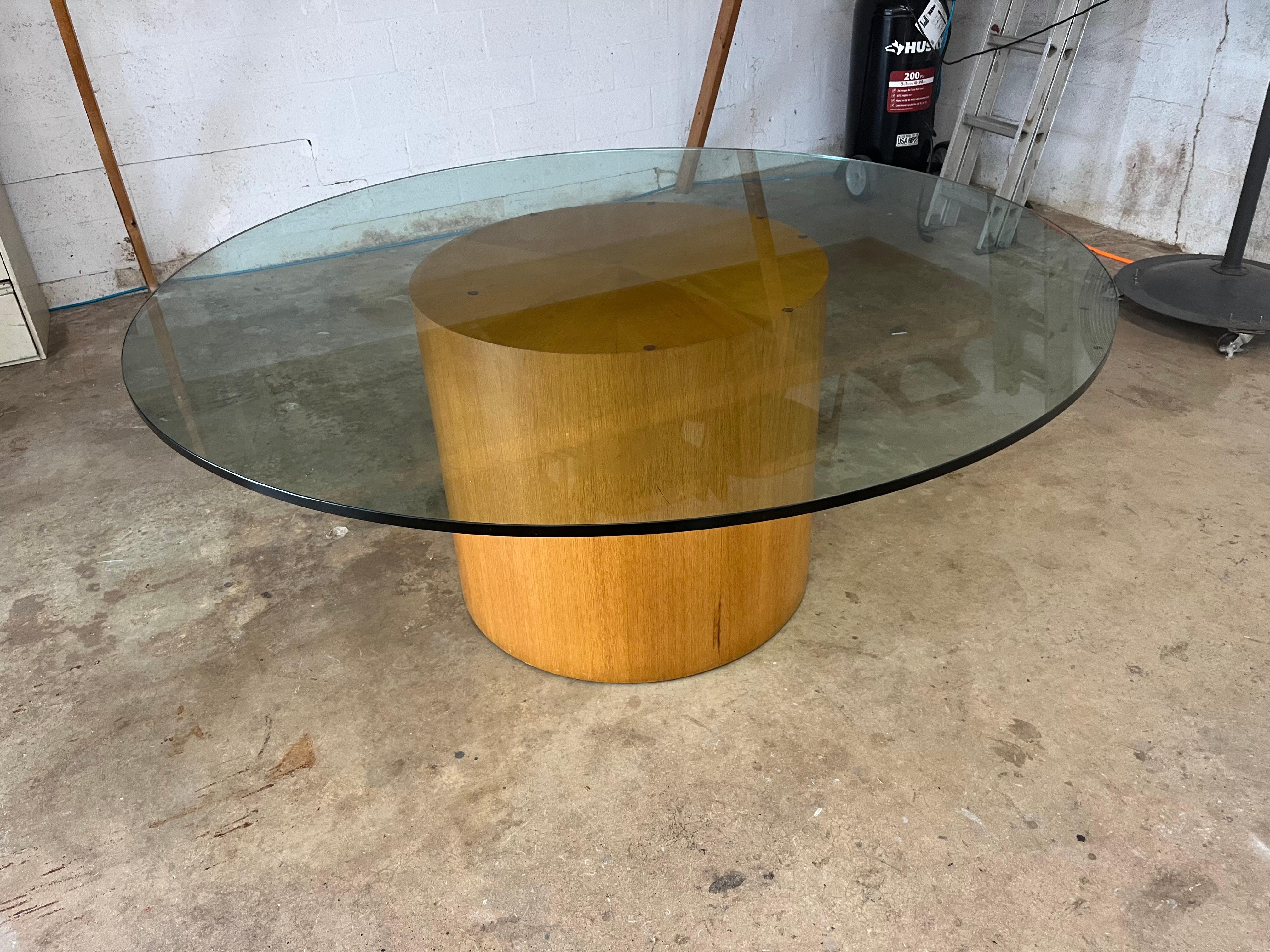 Grande table de salle à manger ronde en verre, The Moderns, Oak en vente 6