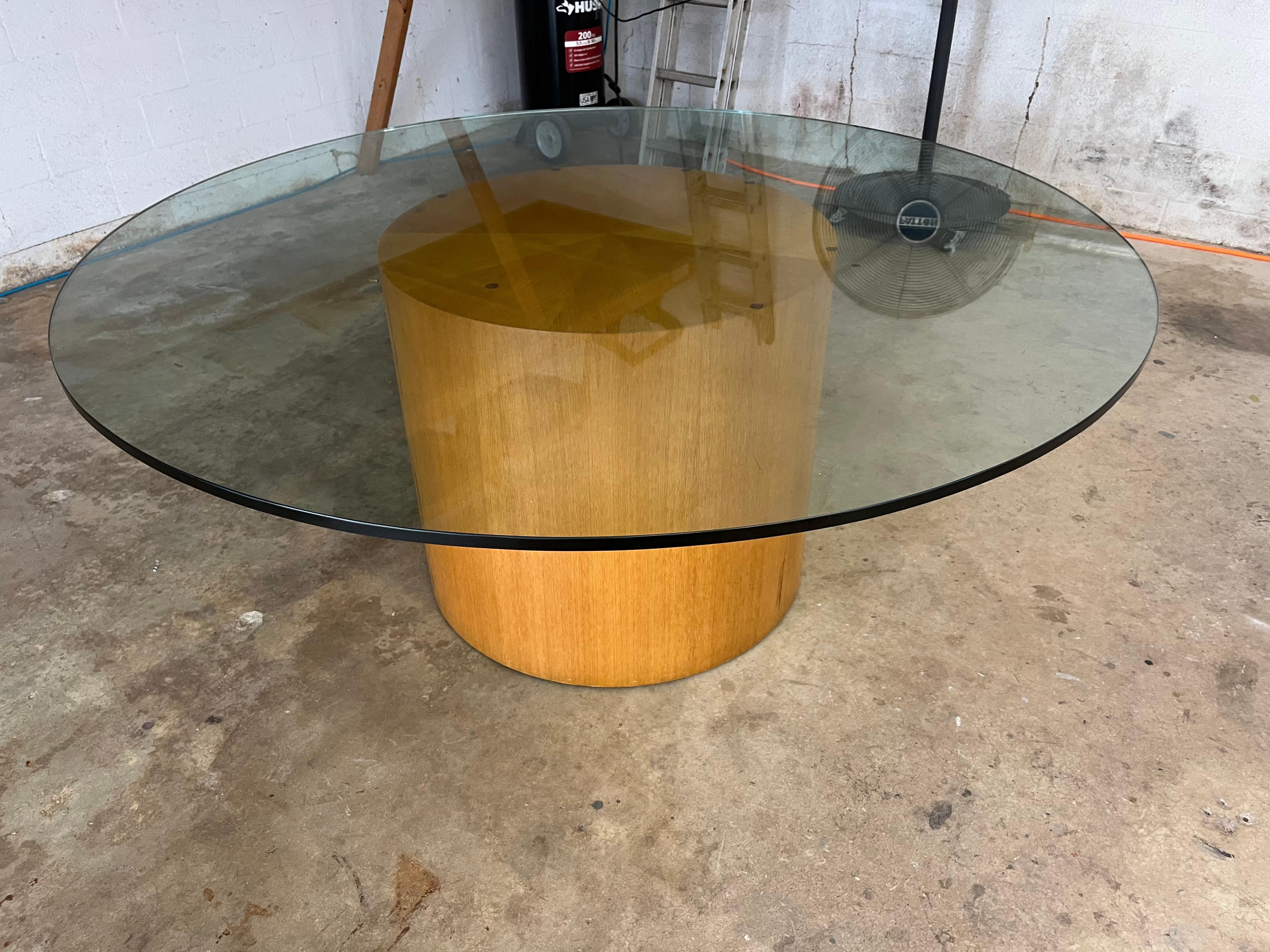 Grande table de salle à manger ronde en verre, The Moderns, Oak en vente 7